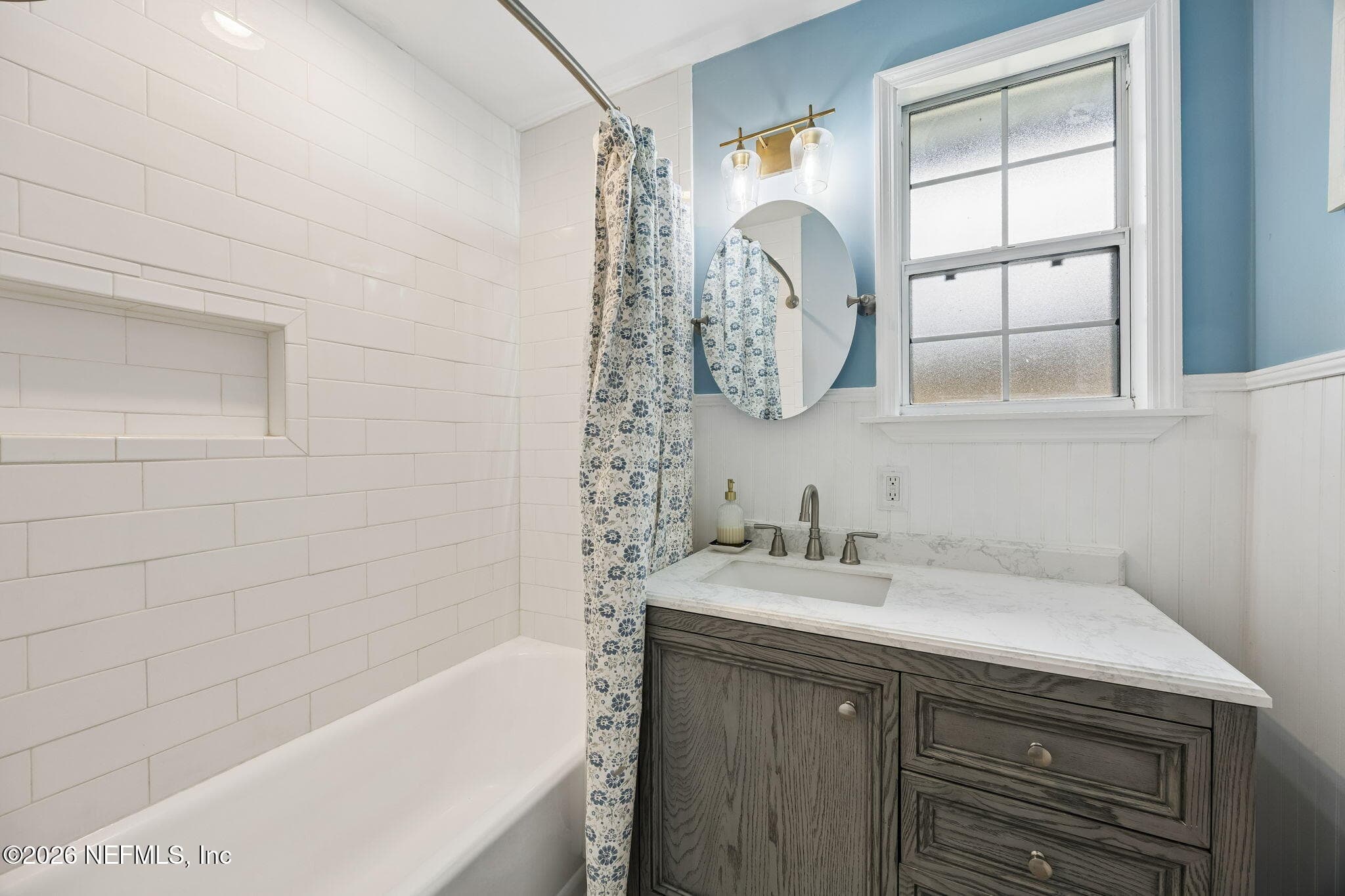 Updated with newer vanity and tile! — 4338 GARIBALDI Avenue, Jacksonville, FL 32210