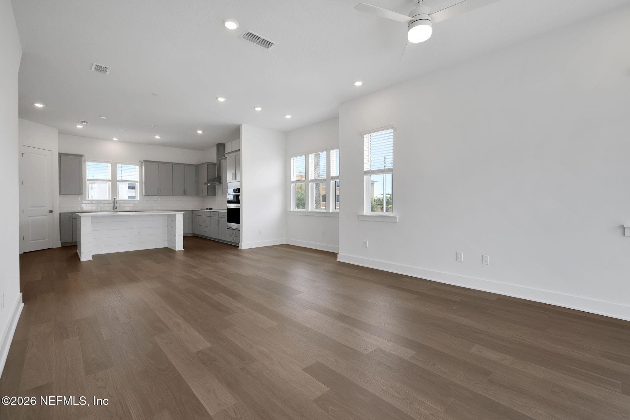Photo 14 of 1091 1ST Avenue N, Jacksonville Beach, FL 32250