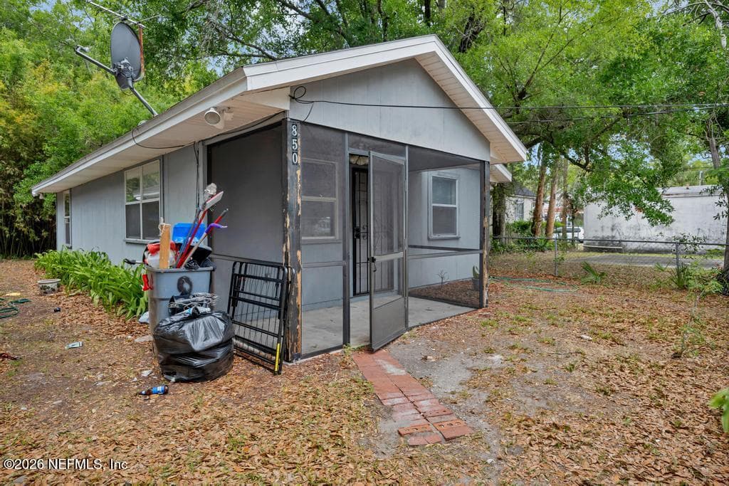 Photo 2 of 850 SPEARING Street, Jacksonville, FL 32206