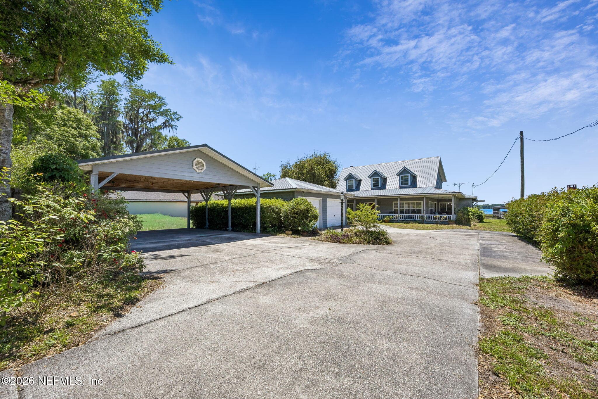 Photo 3 of 7430 SW COUNTY ROAD 18, Hampton, FL 32044