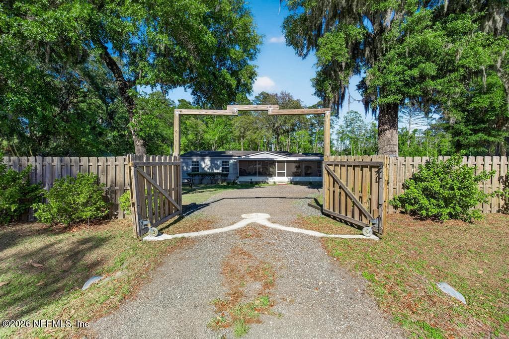 Photo 12 of 86112 LOFTON Court, Yulee, FL 32097