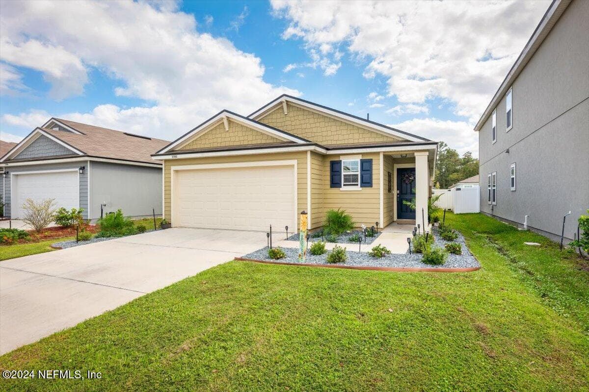 Photo 2 of 2302 FALLING STAR Lane, Green Cove Springs, FL 32043