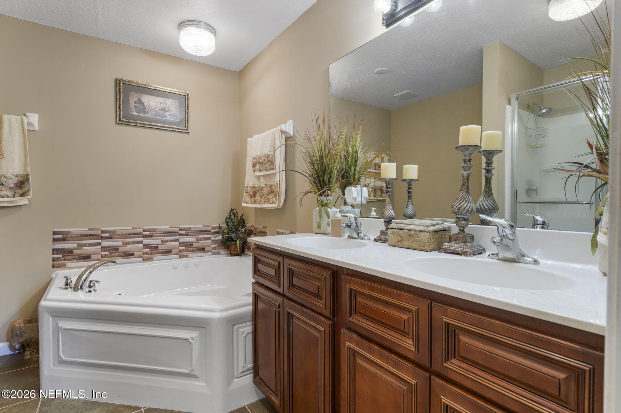 Nice jacuzzi tub! — 1143 PECAN Cove, Jacksonville, FL 32221