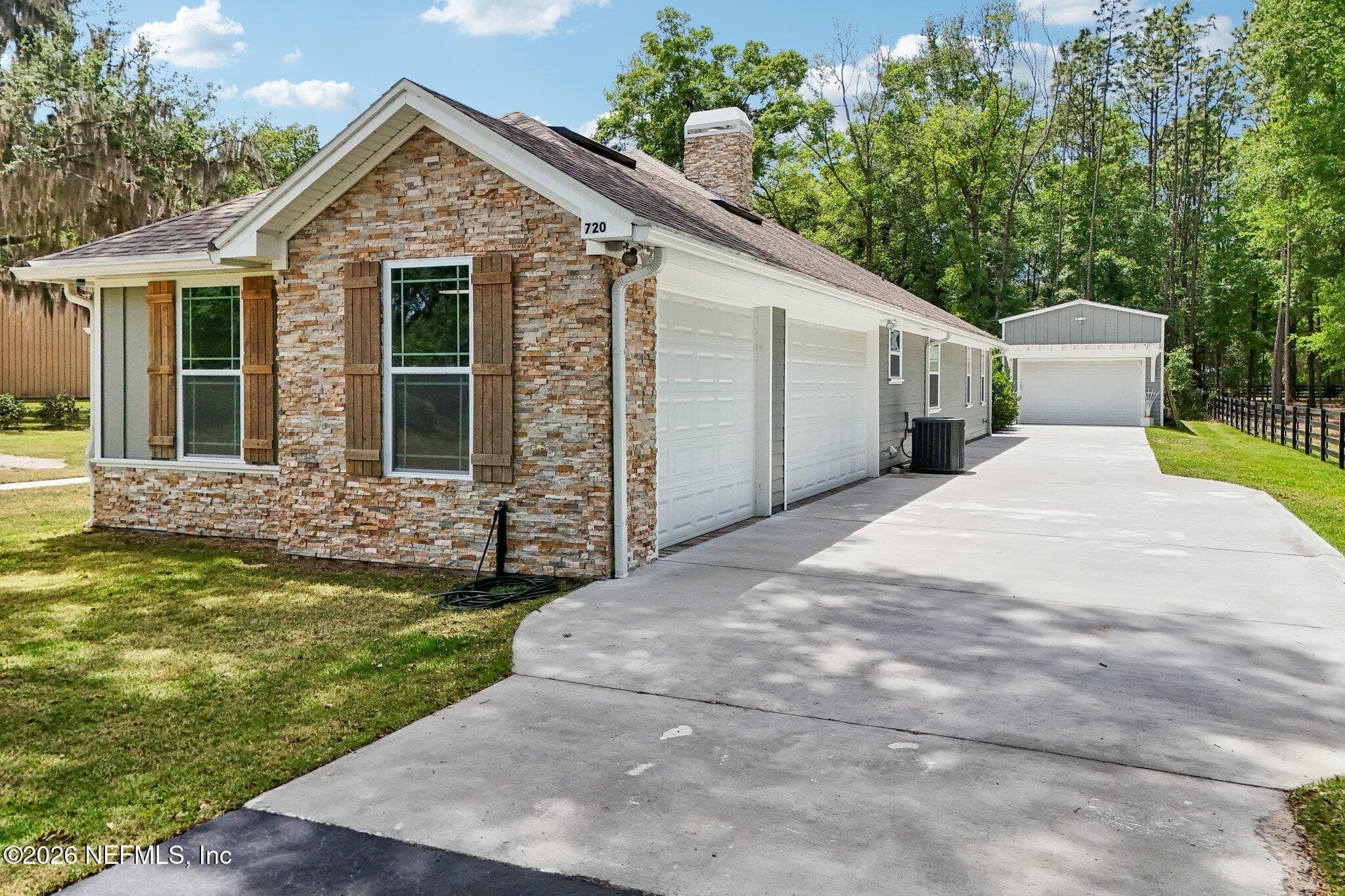 Photo 4 of 720 ARTHUR MOORE Drive, Green Cove Springs, FL 32043