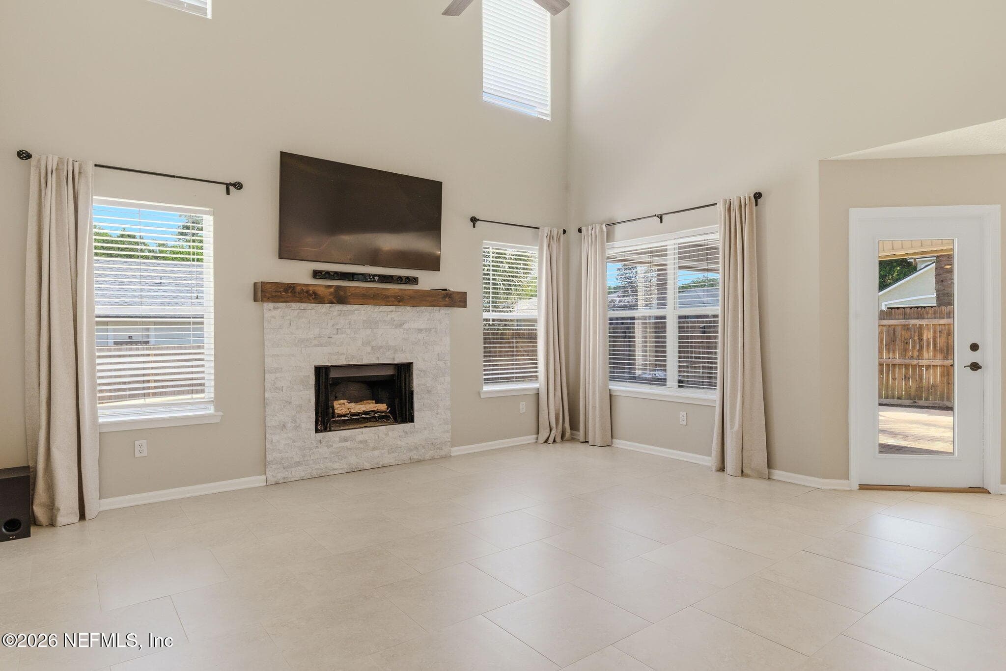 Family Room — 811 HICKORY KNOLLS Drive, Green Cove Springs, FL 32043