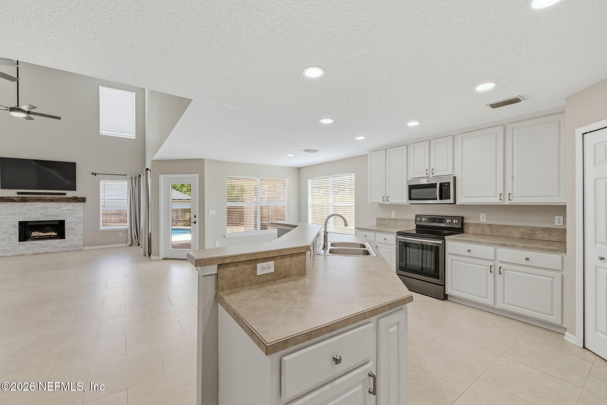 Kitchen — 811 HICKORY KNOLLS Drive, Green Cove Springs, FL 32043