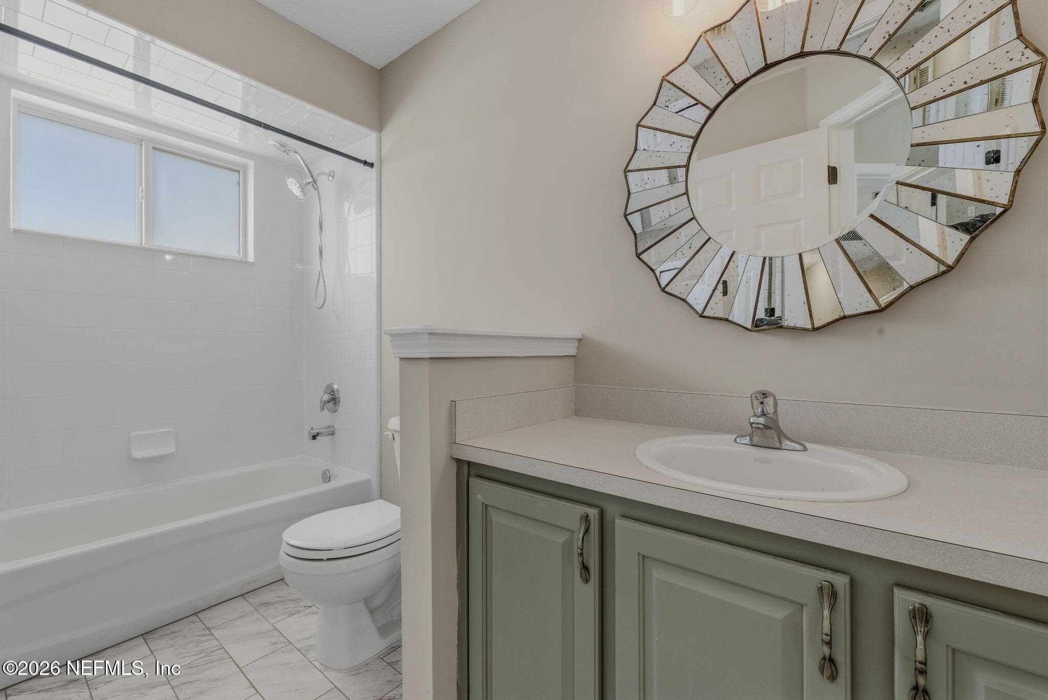 2nd Floor Hallway Bathroom — 811 HICKORY KNOLLS Drive, Green Cove Springs, FL 32043