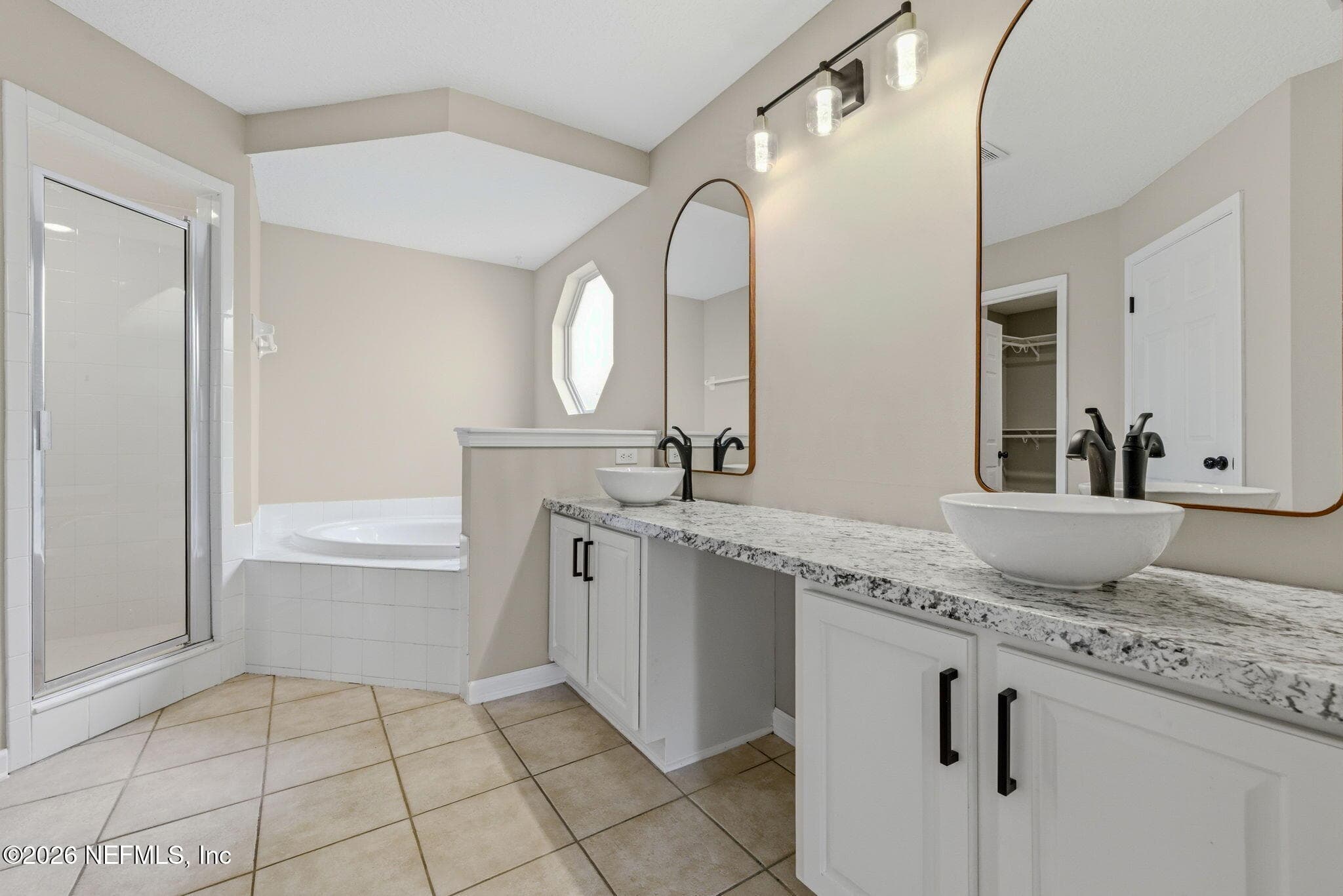 Primary Ensuite Bathroom — 811 HICKORY KNOLLS Drive, Green Cove Springs, FL 32043