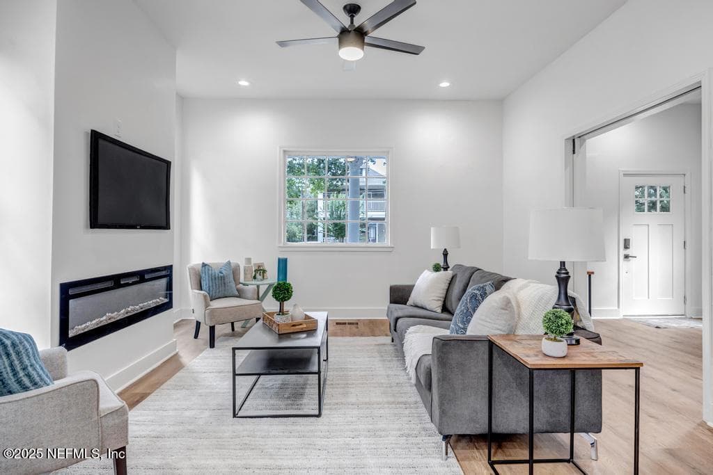 Living Room — 1827 N MARKET Street, Jacksonville, FL 32206