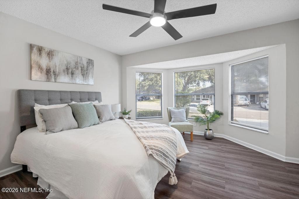 Photo 4 of 5605 PINEBAY Circle N, Jacksonville, FL 32244