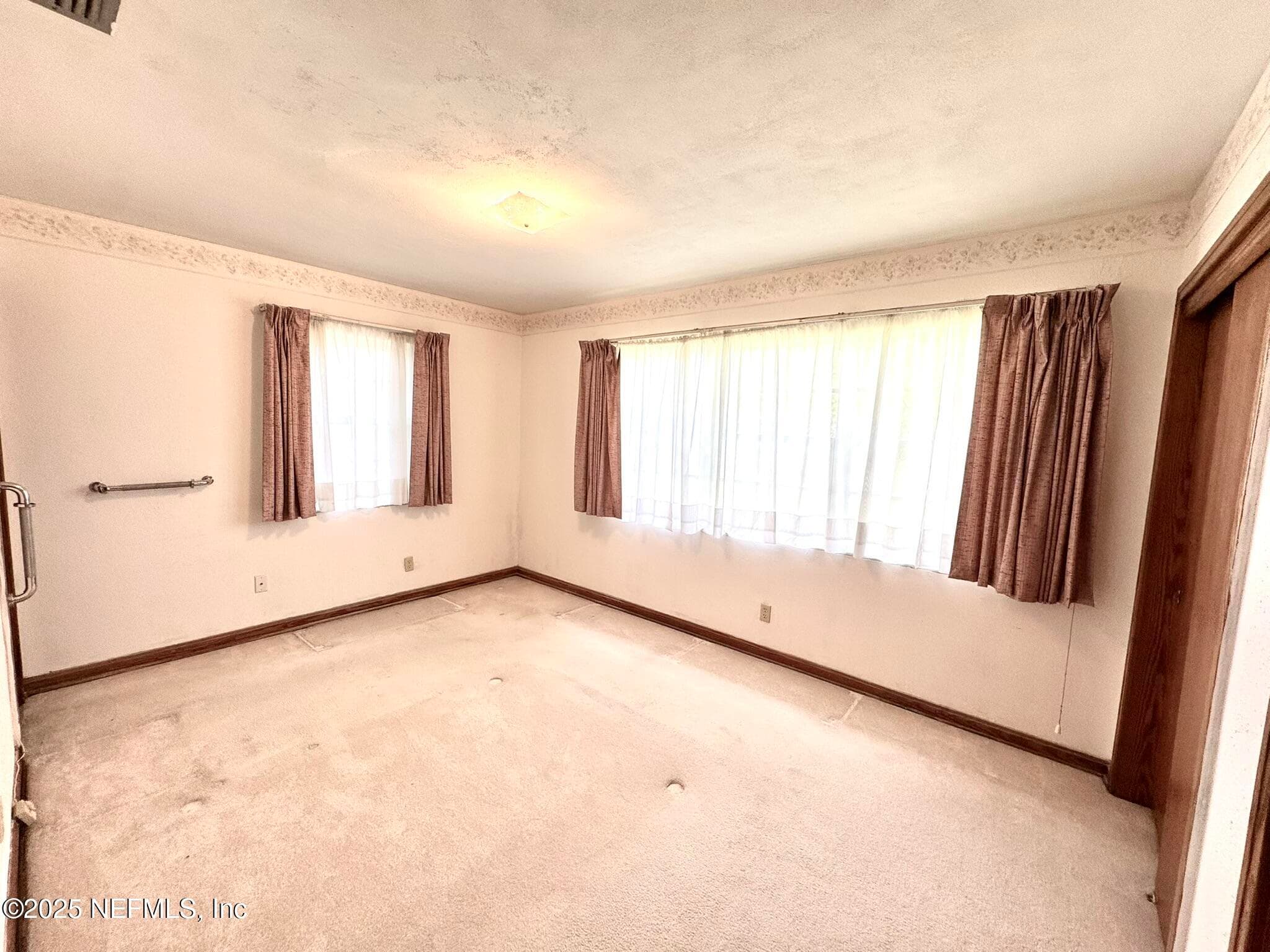 Photo 4 of 1137 6TH Avenue N, Jacksonville Beach, FL 32250