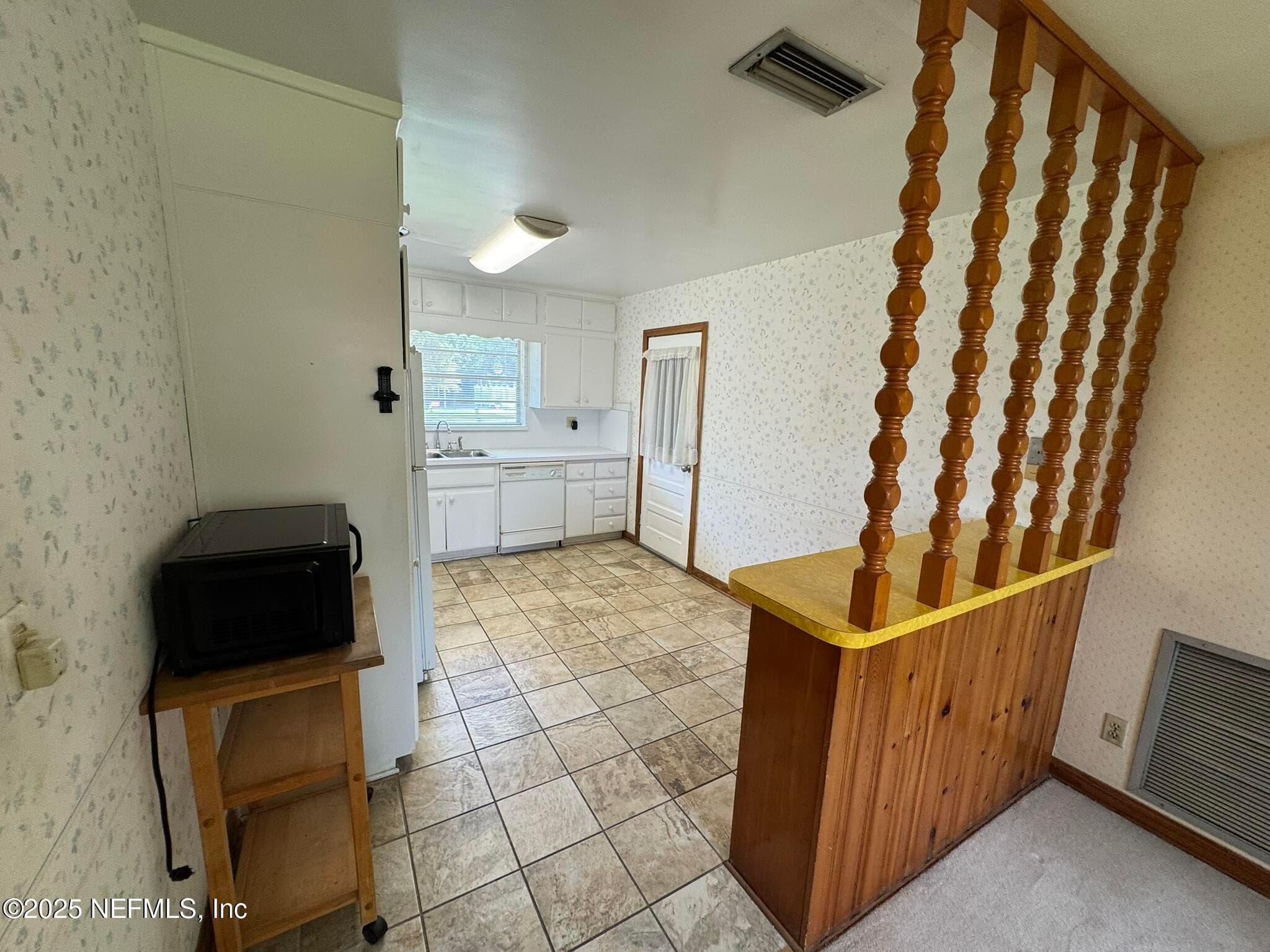 Photo 8 of 1137 6TH Avenue N, Jacksonville Beach, FL 32250