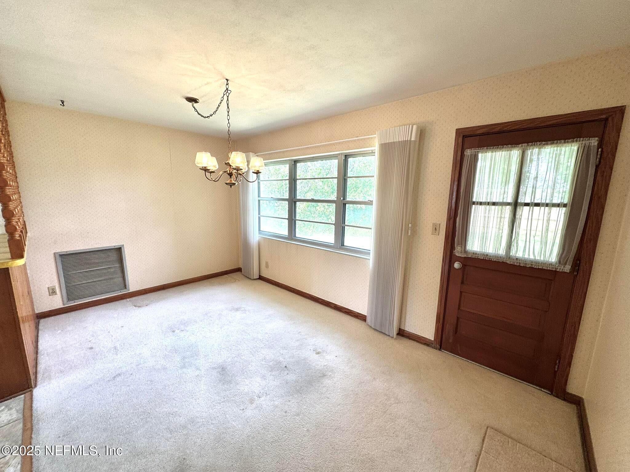 Photo 10 of 1137 6TH Avenue N, Jacksonville Beach, FL 32250