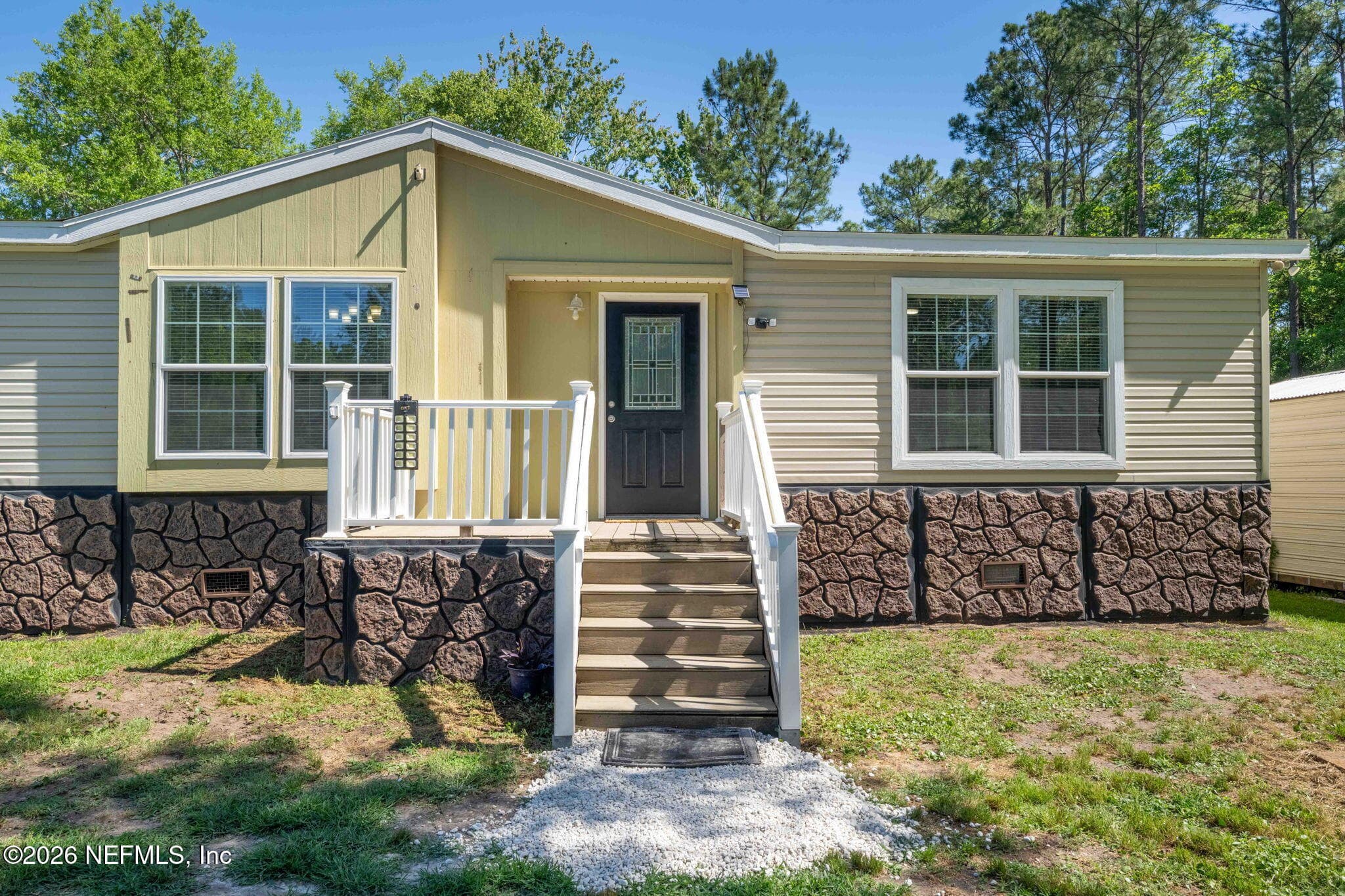 Photo 2 of 138 PINE CONE Trail, Palatka, FL 32177
