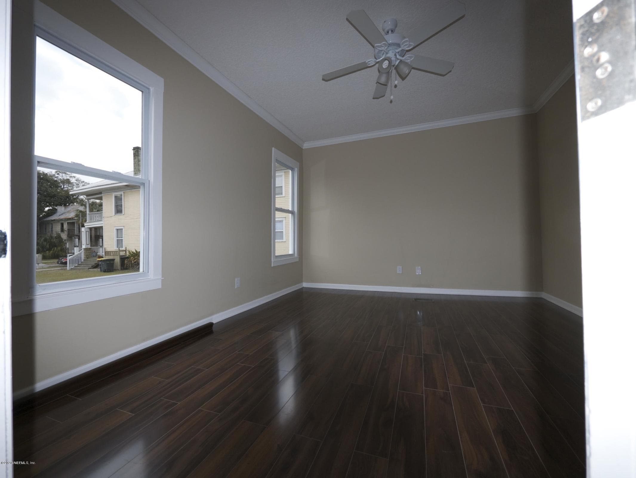 Photo 3 of 211 E 4TH Street, Jacksonville, FL 32206
