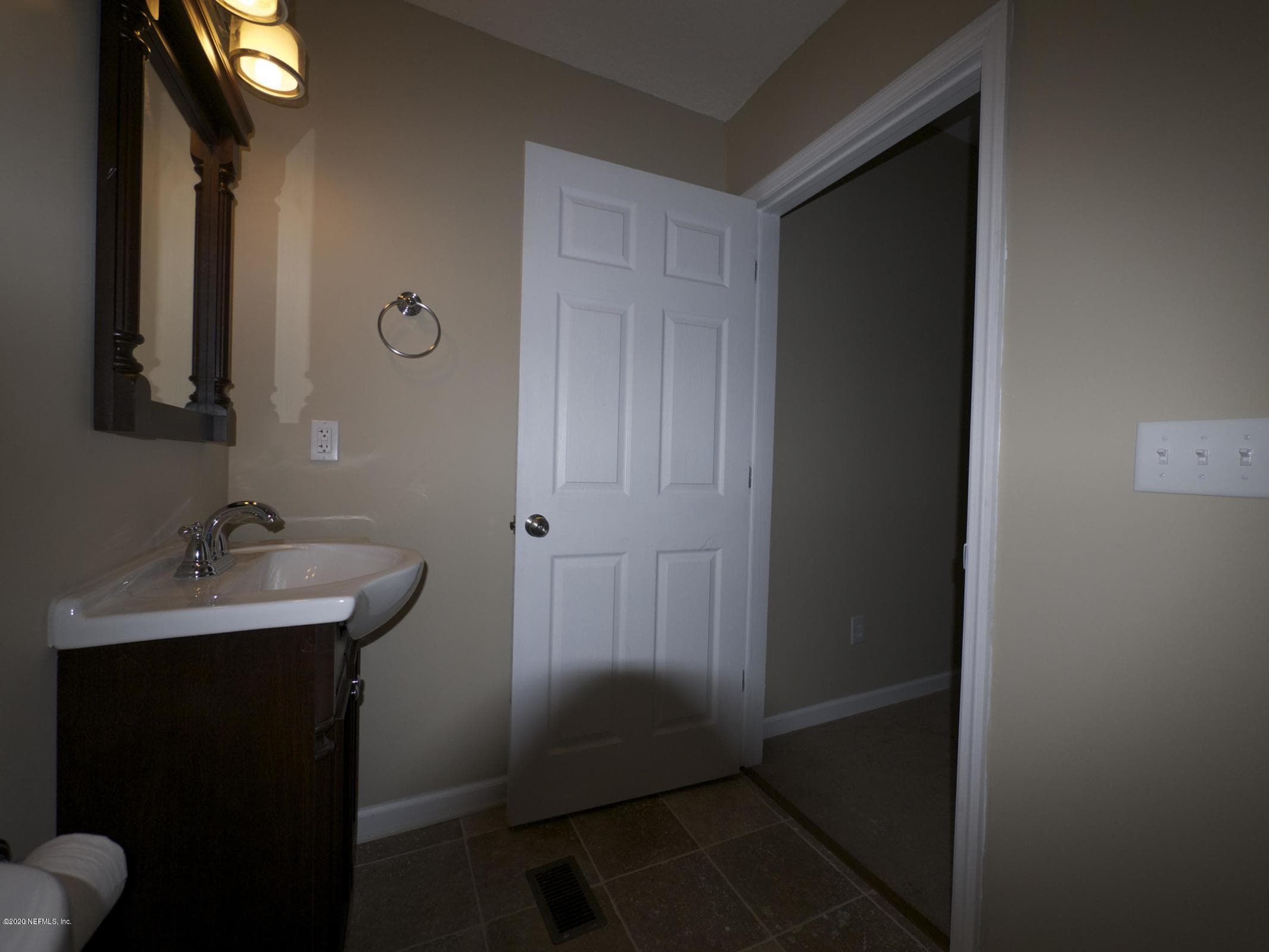 Photo 8 of 211 E 4TH Street, Jacksonville, FL 32206