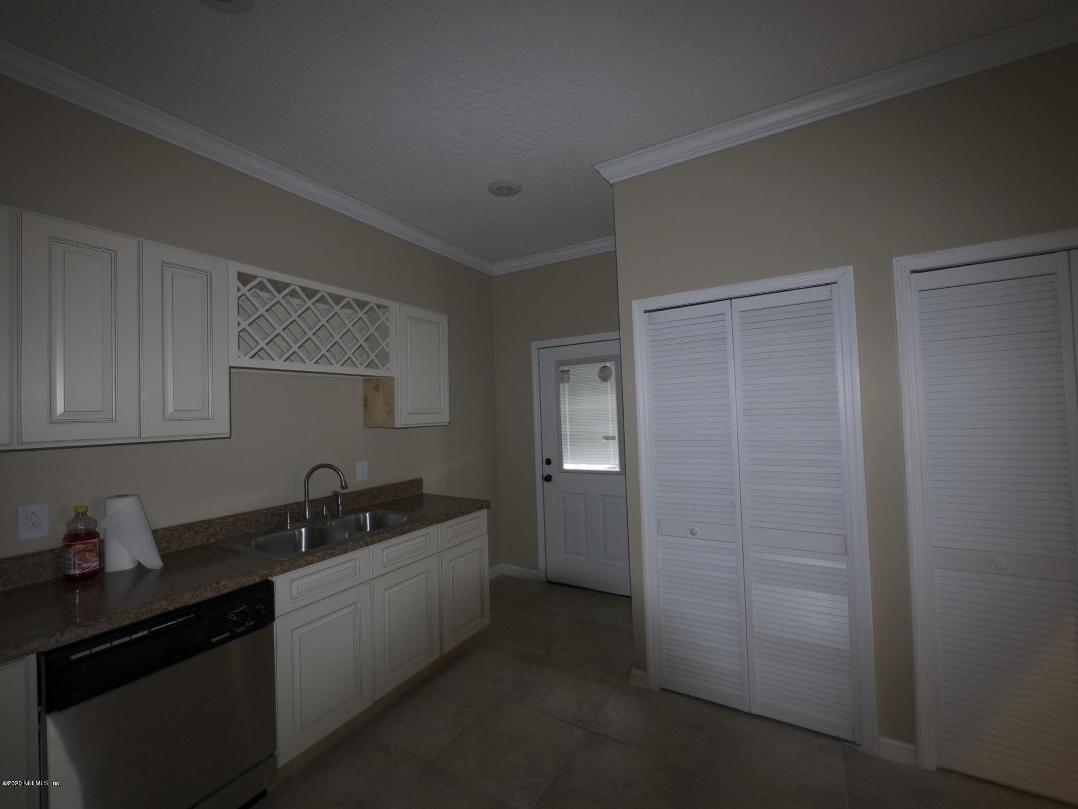 Photo 9 of 211 E 4TH Street, Jacksonville, FL 32206