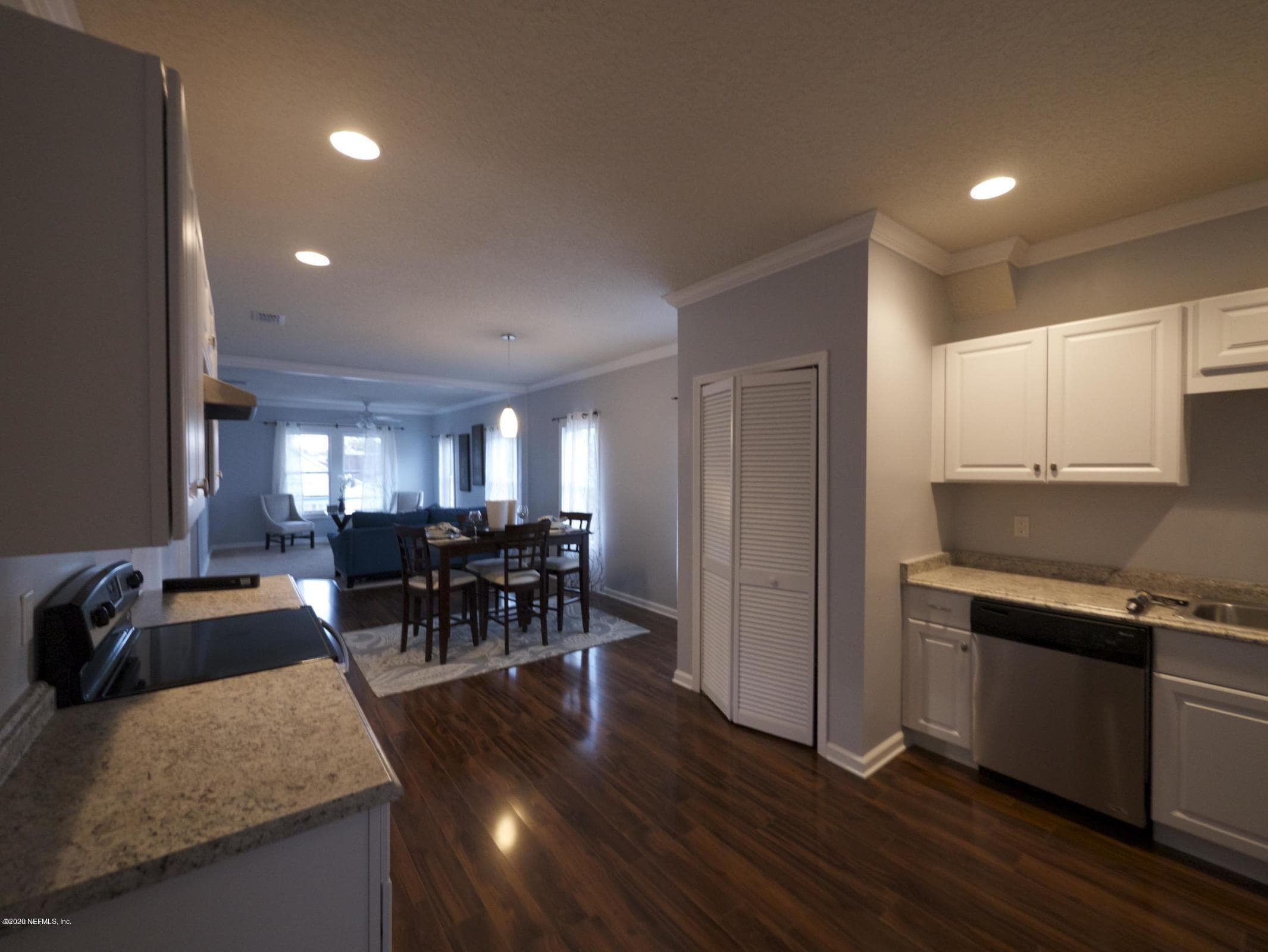 Photo 18 of 211 E 4TH Street, Jacksonville, FL 32206