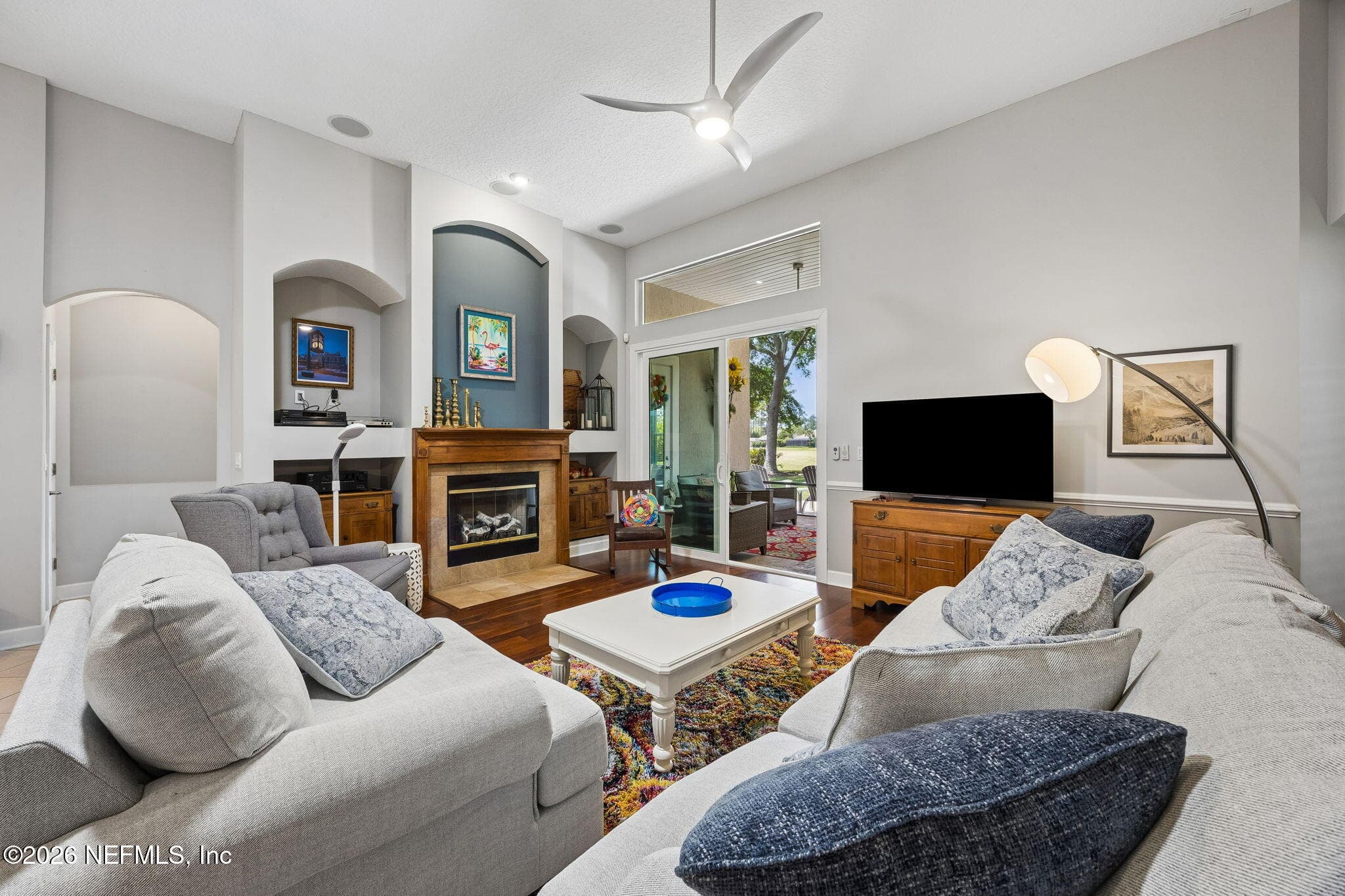 Spacious open-concept family room — 85225 AMAGANSETT Drive, Fernandina Beach, FL 32034