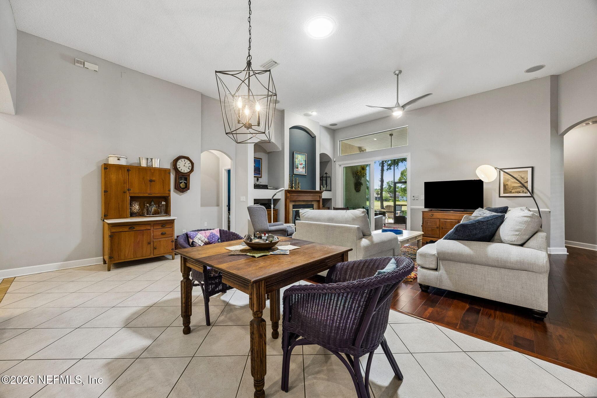 Convenient kitchen dining offers the perfect — 85225 AMAGANSETT Drive, Fernandina Beach, FL 32034