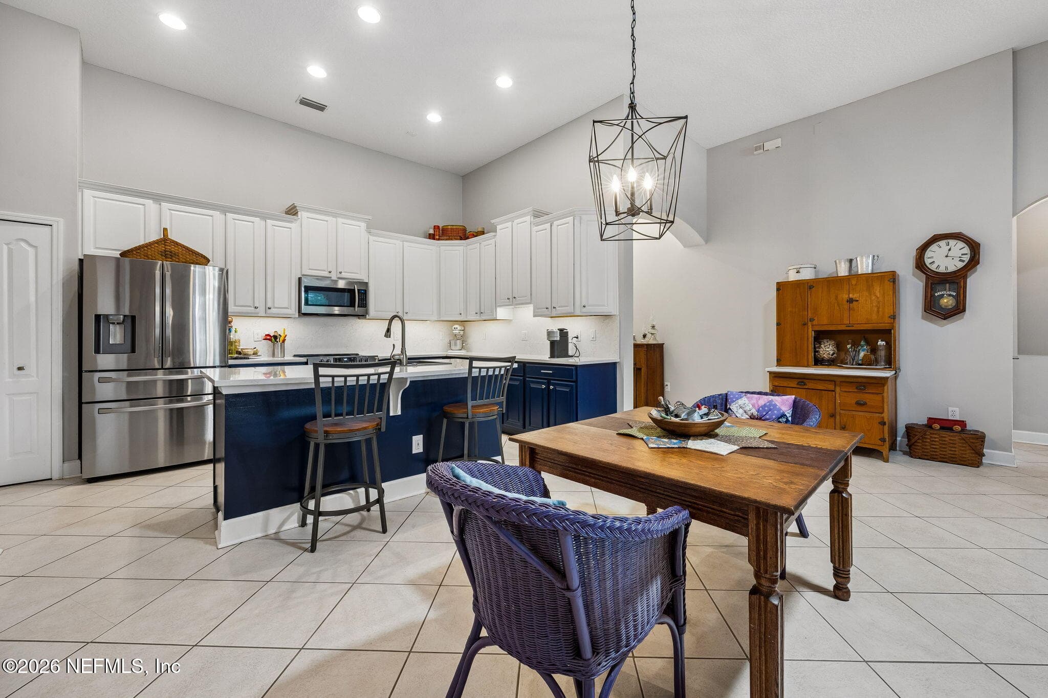 space for easy everyday dining. — 85225 AMAGANSETT Drive, Fernandina Beach, FL 32034