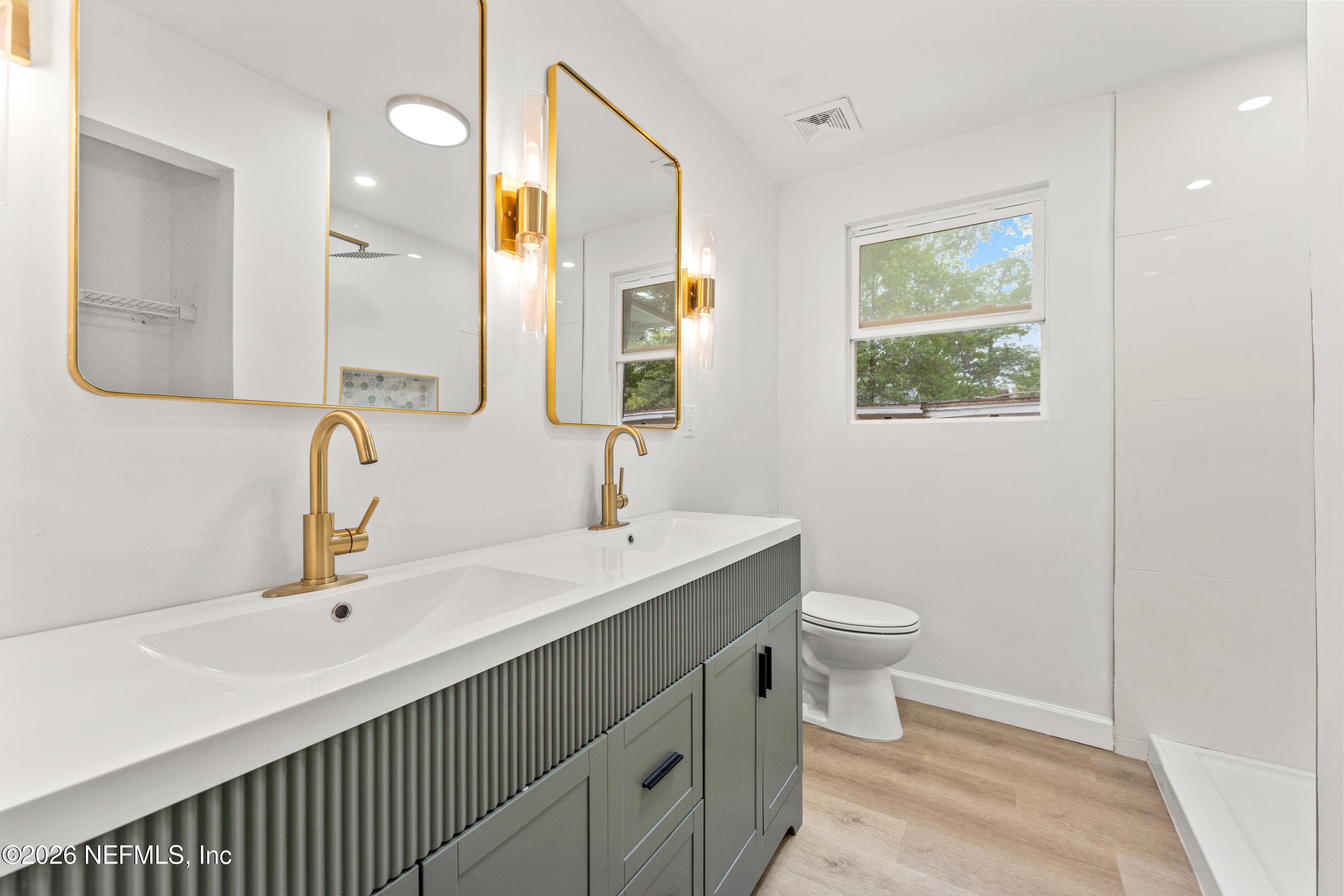 Photo 8 of 3036 COMMONWEALTH Avenue, Jacksonville, FL 32254