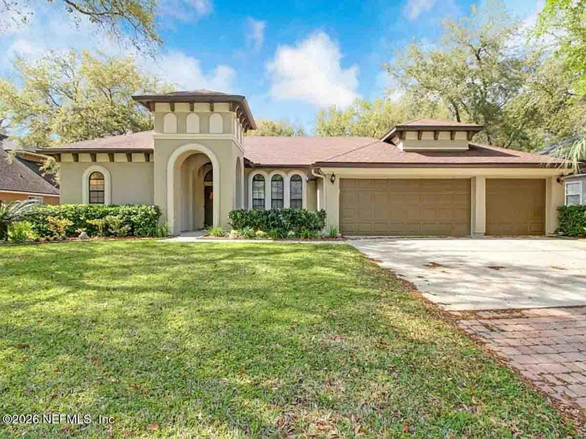 Photo 2 of 1876 OAKCHIME Drive, Orange Park, FL 32065