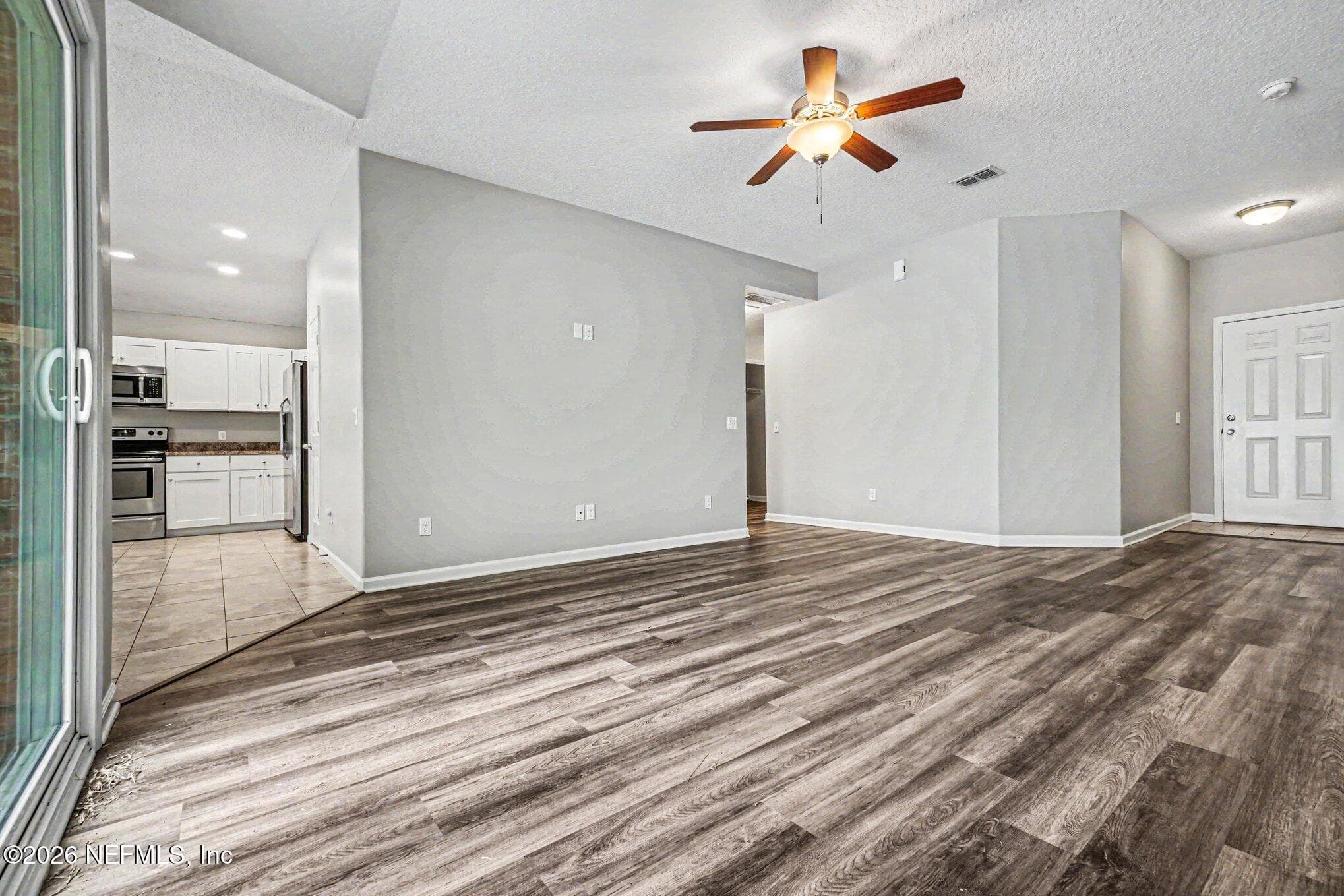 Photo 3 of 87043 CHESAPEAKE Avenue, Yulee, FL 32097