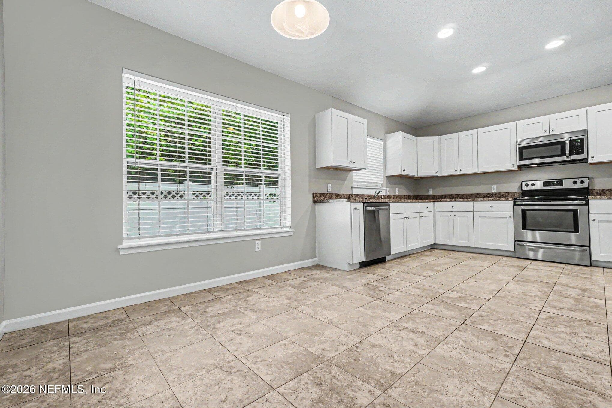 Photo 4 of 87043 CHESAPEAKE Avenue, Yulee, FL 32097