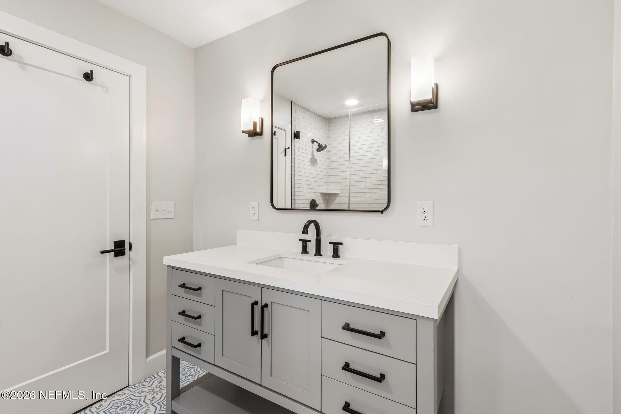 Guest bathroom — 1877 CHRISTOPHER POINT Road S, Jacksonville, FL 32217
