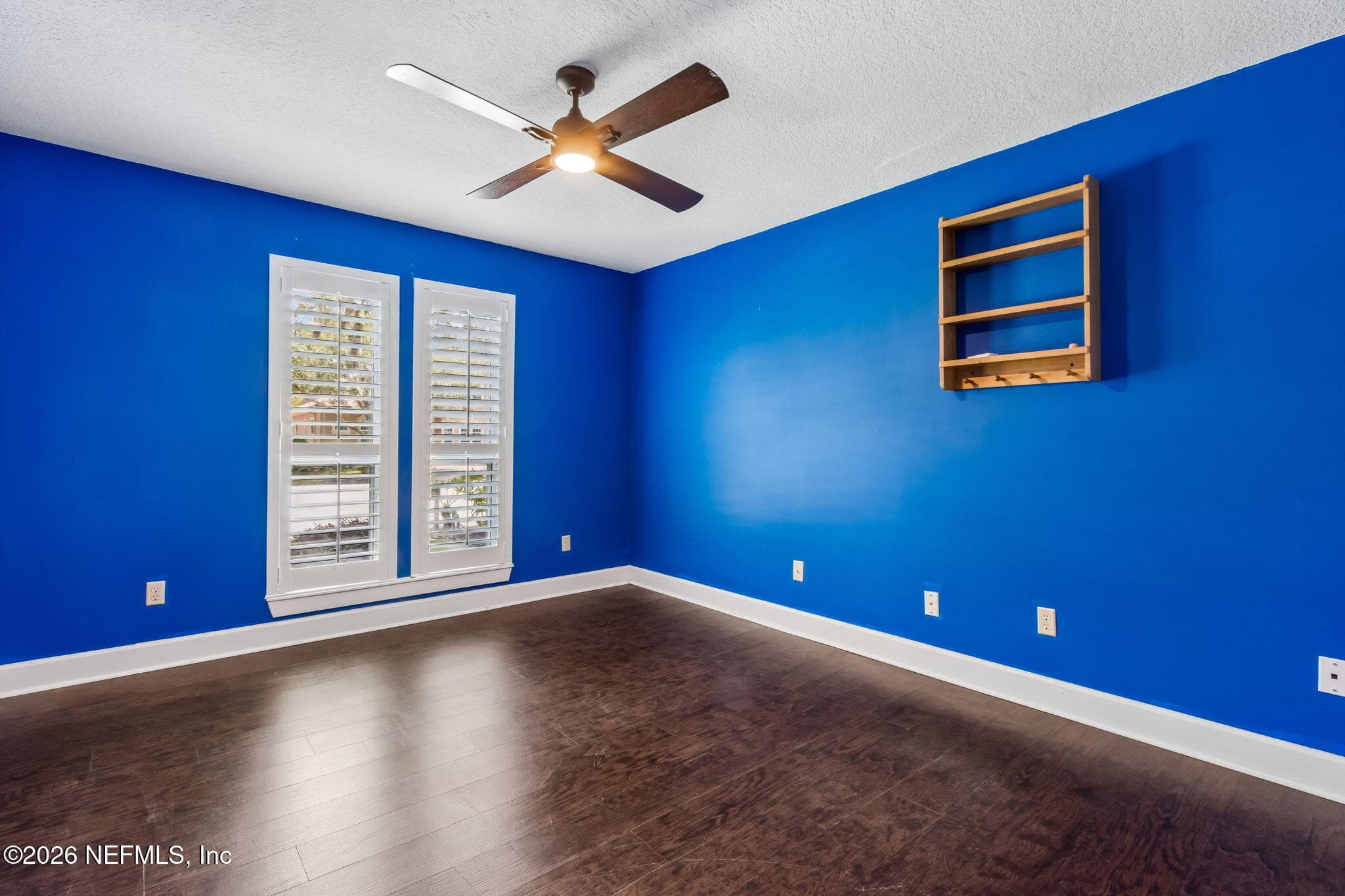 Guest bedroom with walk in closet. — 1877 CHRISTOPHER POINT Road S, Jacksonville, FL 32217