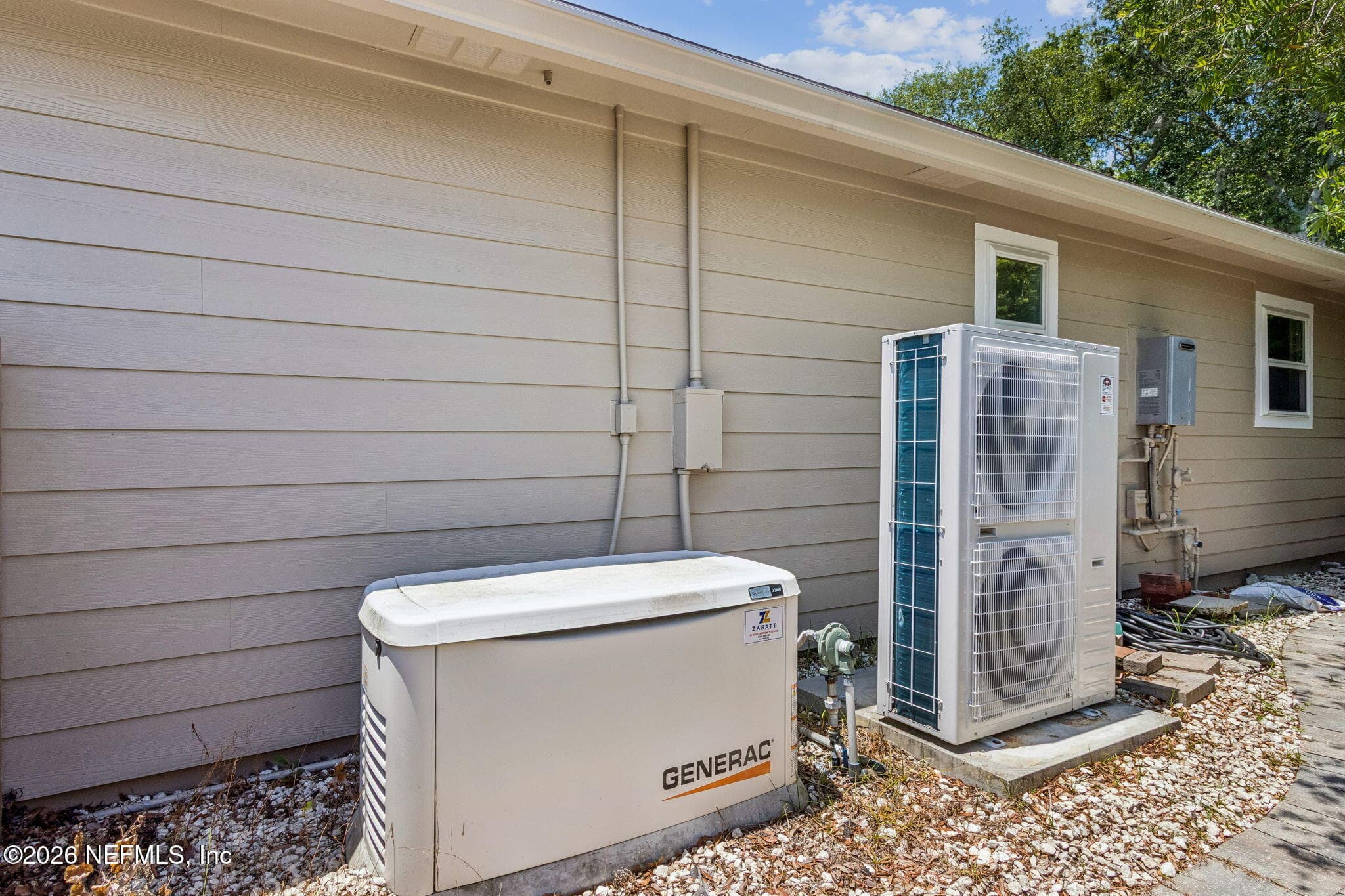 Full house generator! — 1877 CHRISTOPHER POINT Road S, Jacksonville, FL 32217