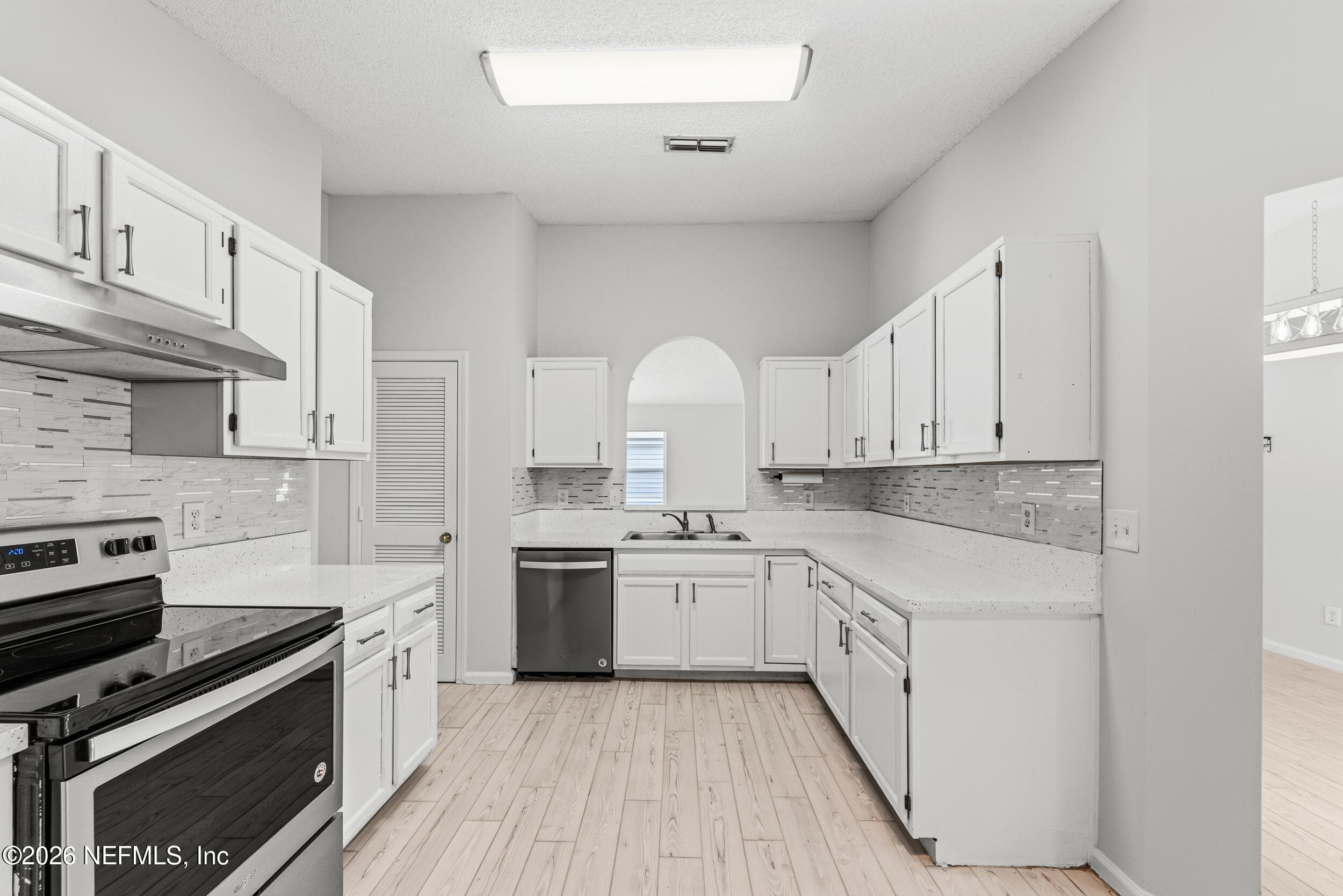 Photo 14 of 917 MAJESTIC CYPRESS Drive N, Jacksonville, FL 32233