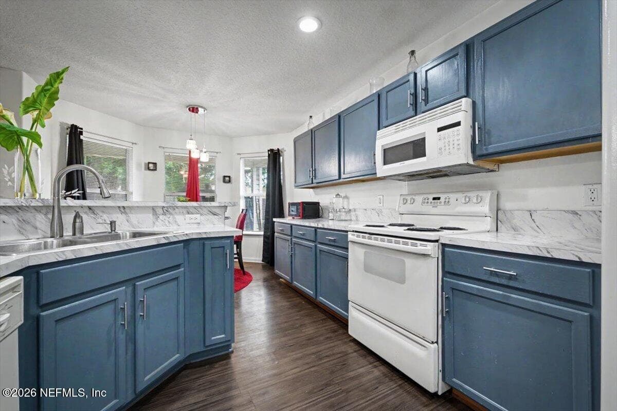 Photo 12 of 237 MANGO Drive, Palatka, FL 32177