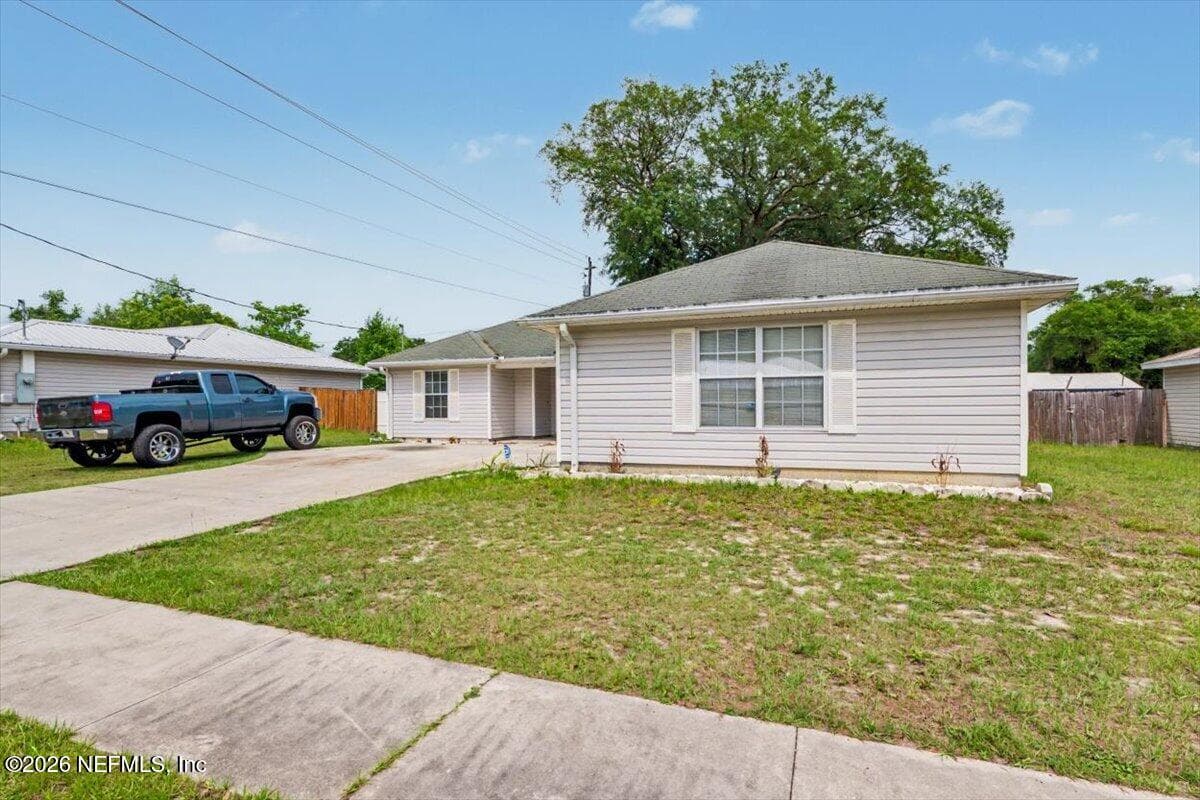 Photo 23 of 237 MANGO Drive, Palatka, FL 32177