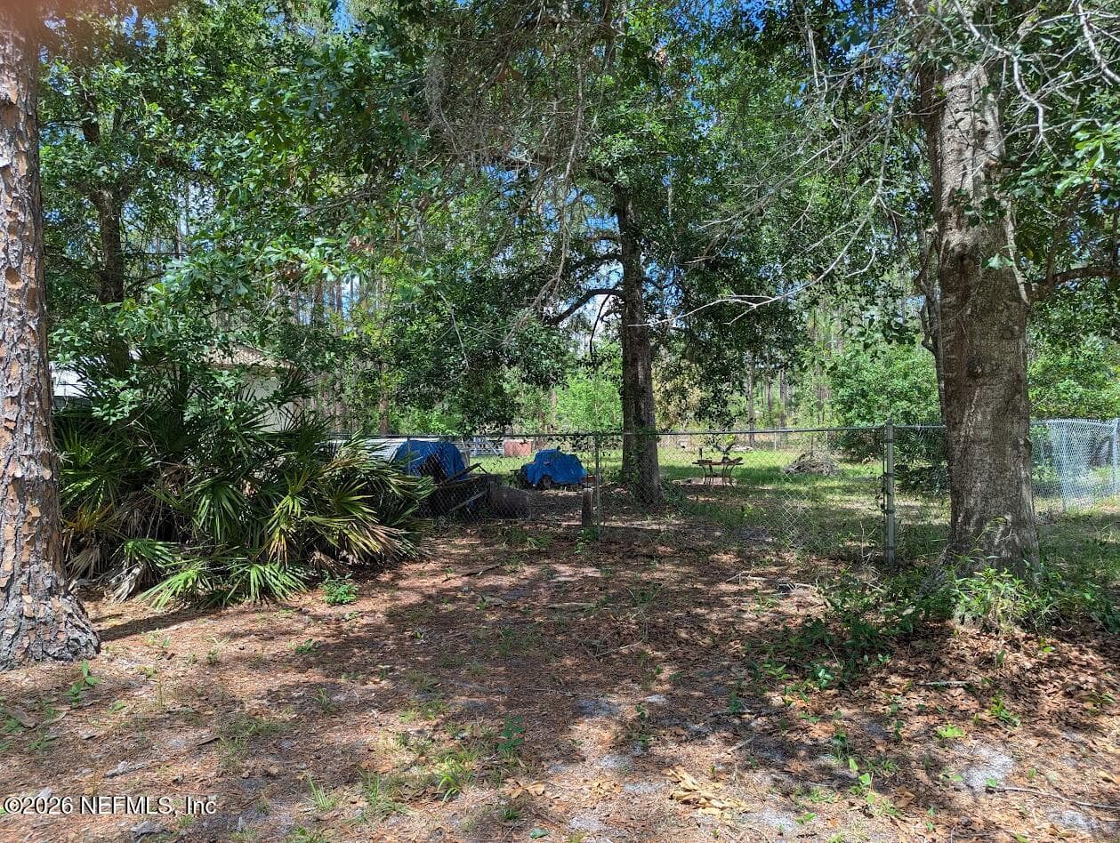 Photo 12 of 104 MOORE Avenue, Interlachen, FL 32148