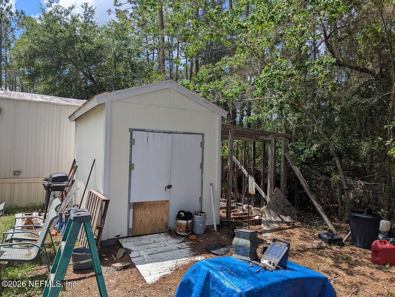 Photo 17 of 104 MOORE Avenue, Interlachen, FL 32148