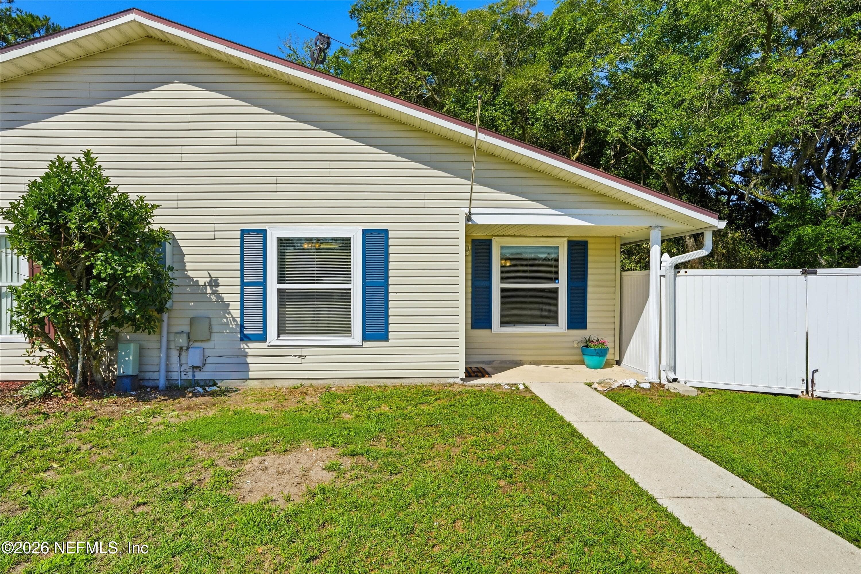 Photo 2 of 998 CABO BLANCO Avenue E, Jacksonville, FL 32233