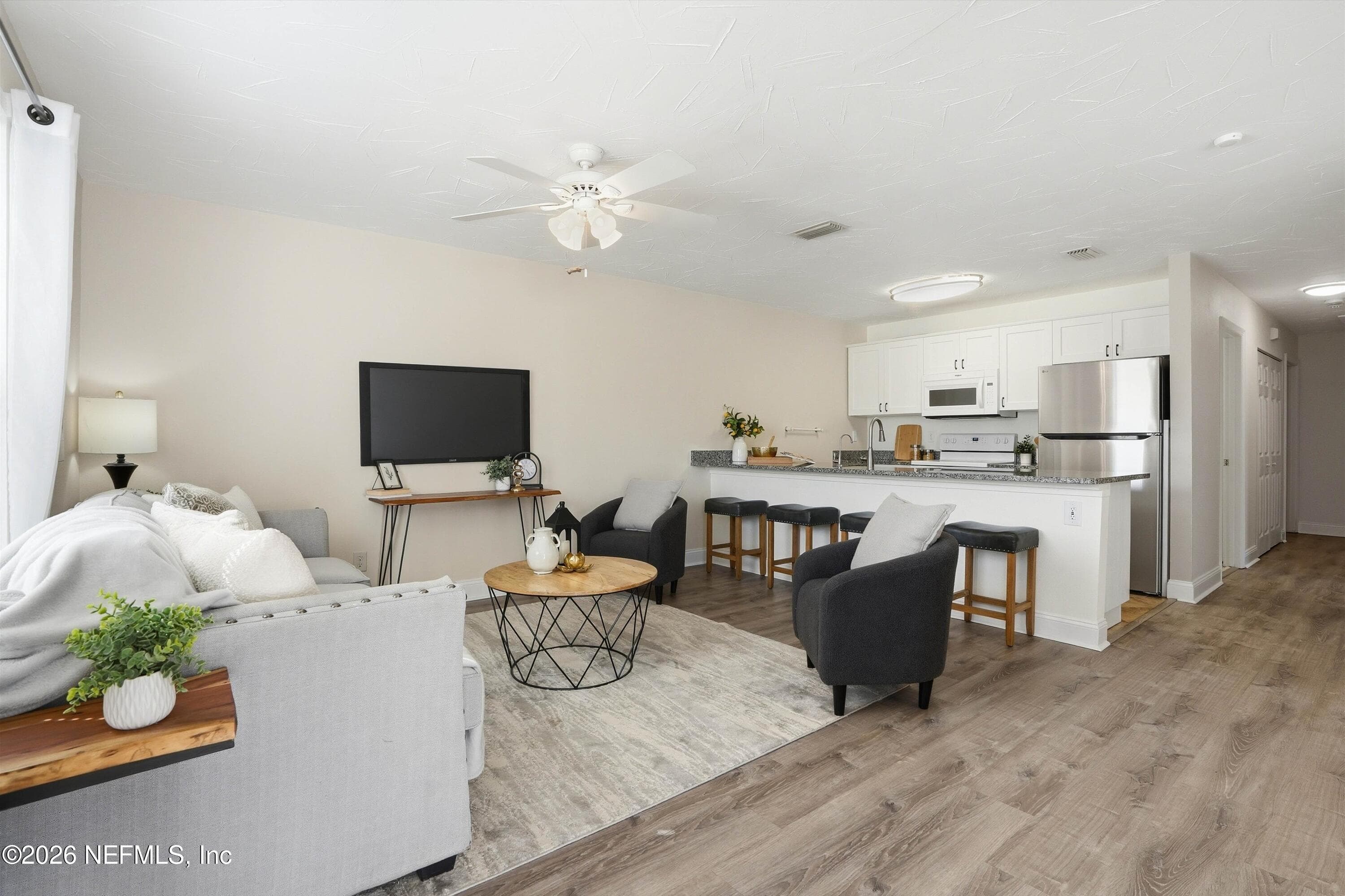 Photo 4 of 998 CABO BLANCO Avenue E, Jacksonville, FL 32233