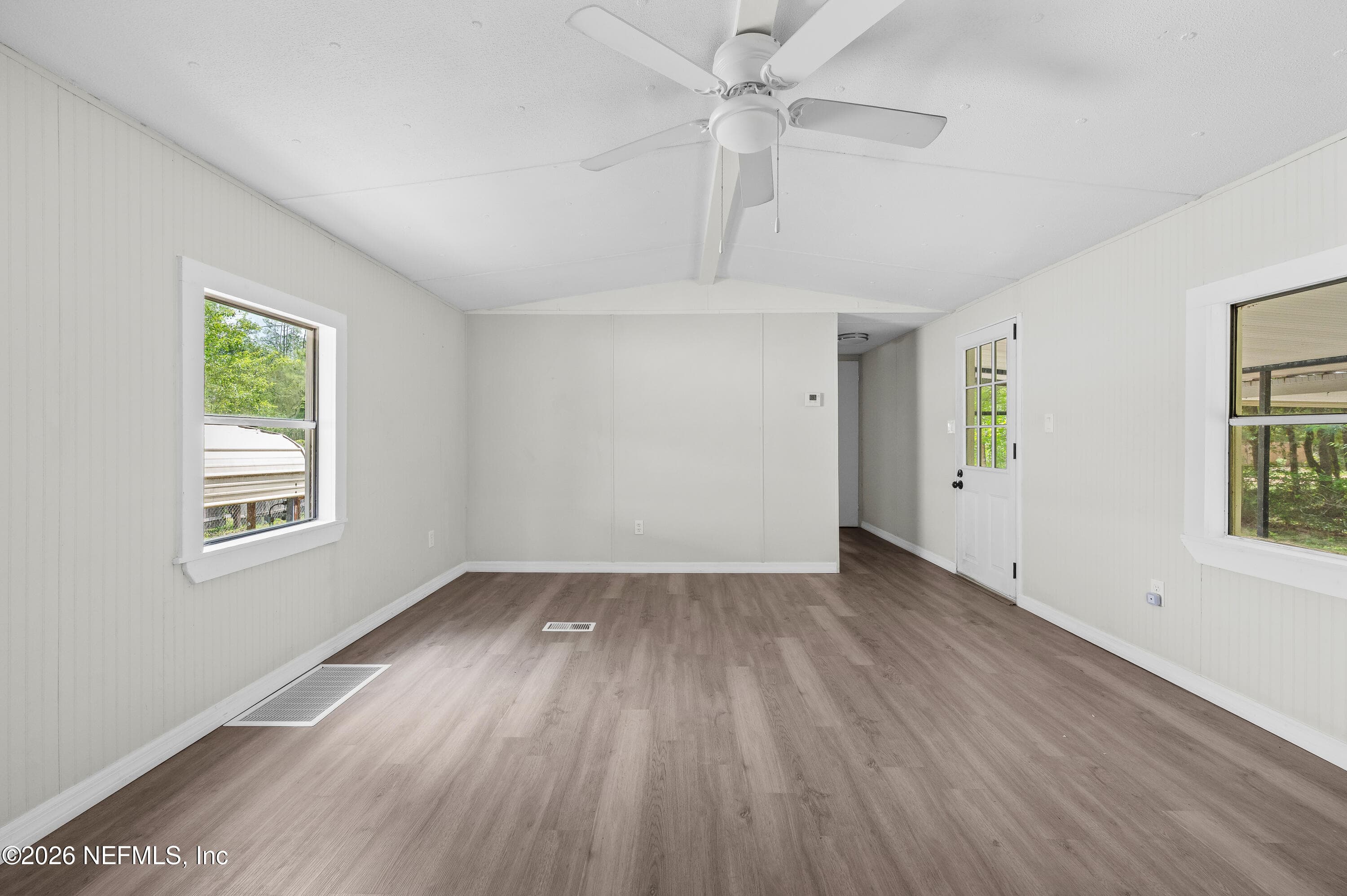Photo 19 of 207 MILTON Avenue, Interlachen, FL 32148