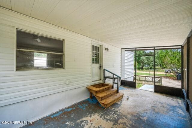 Photo 5 of 207 MILTON Avenue, Interlachen, FL 32148