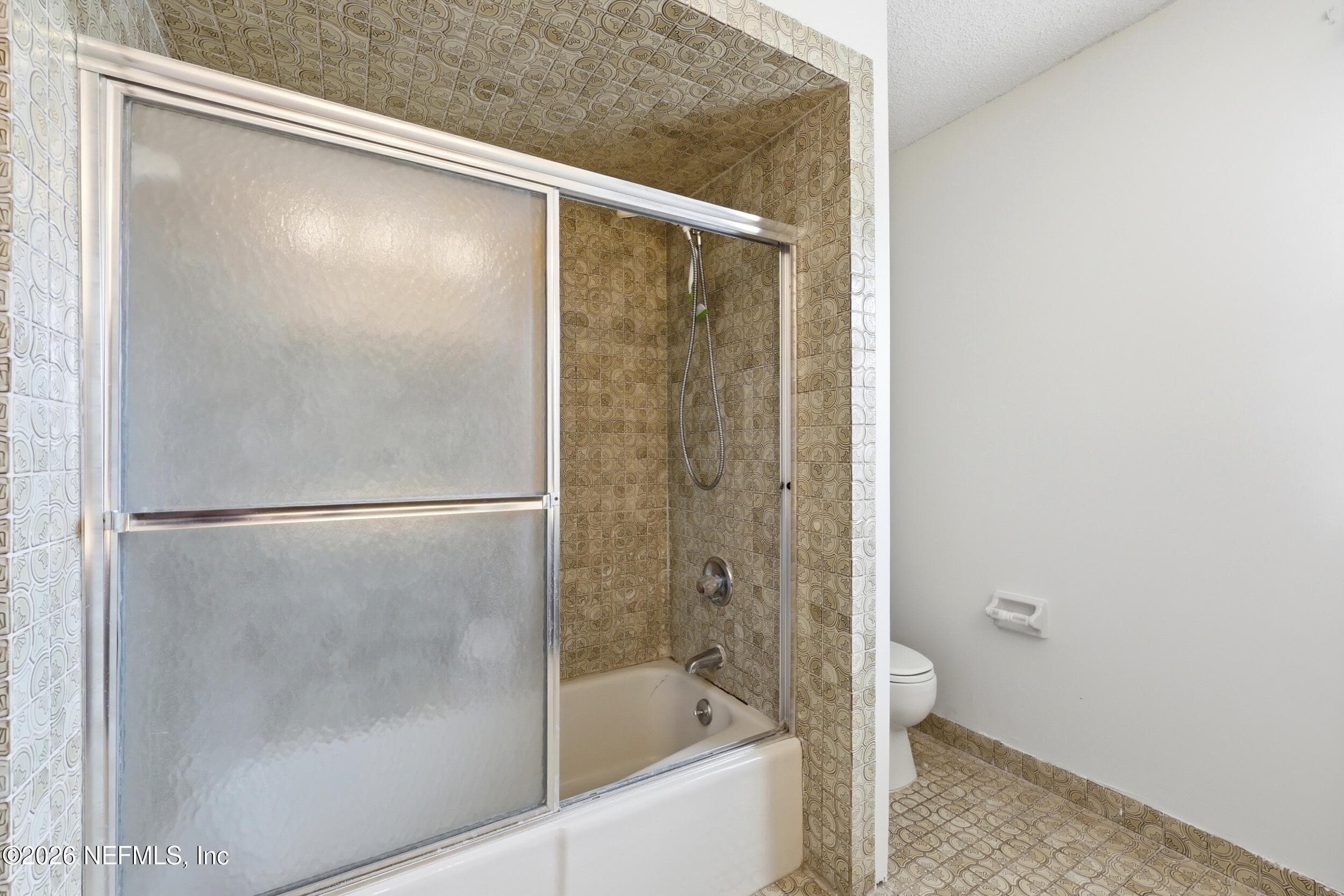 Guest Bath Shower — 13040 LOBLOLLY Lane S, Jacksonville, FL 32246