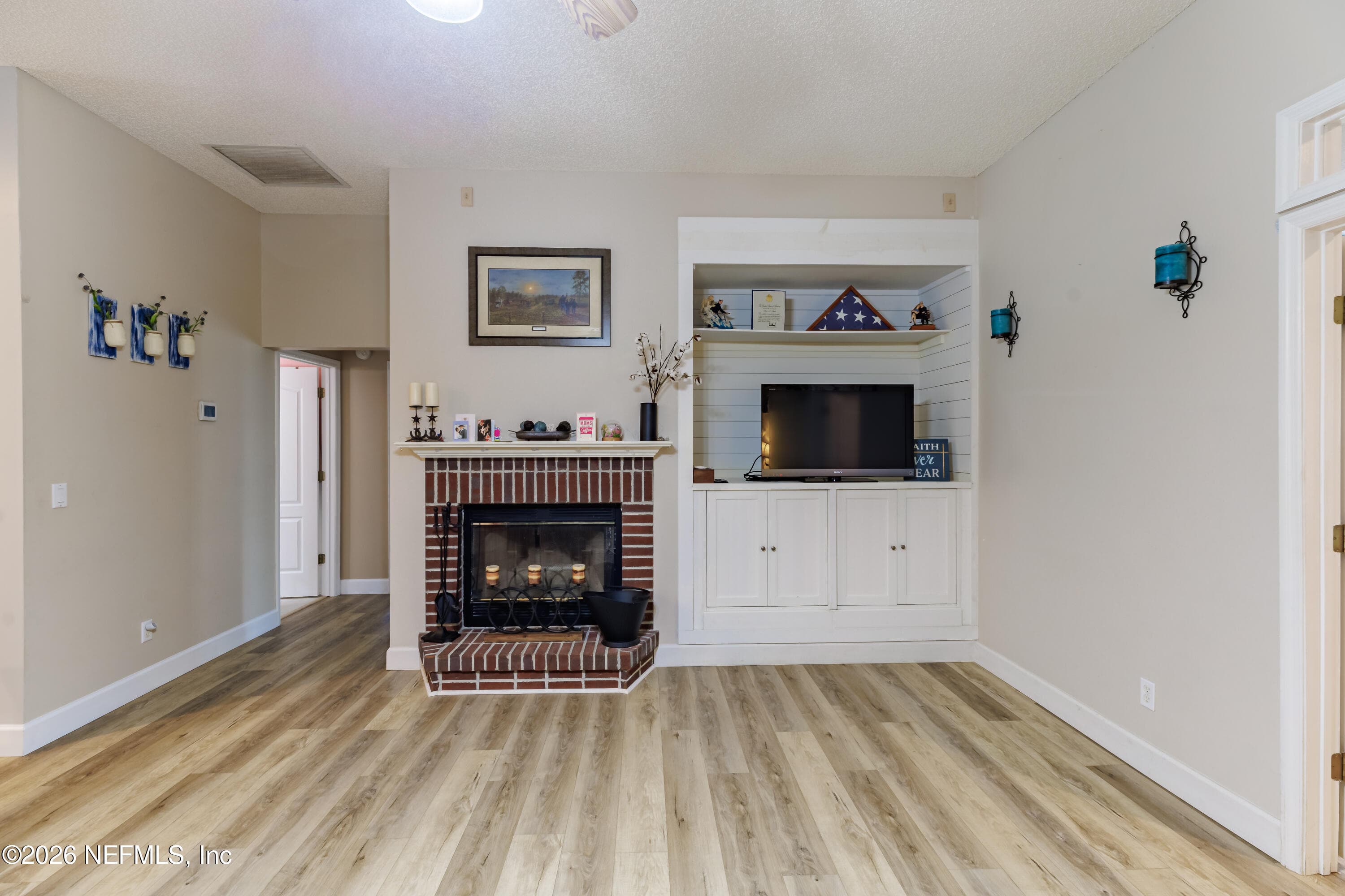 Photo 12 of 429 TWIN OAKS Lane, St. Johns, FL 32259