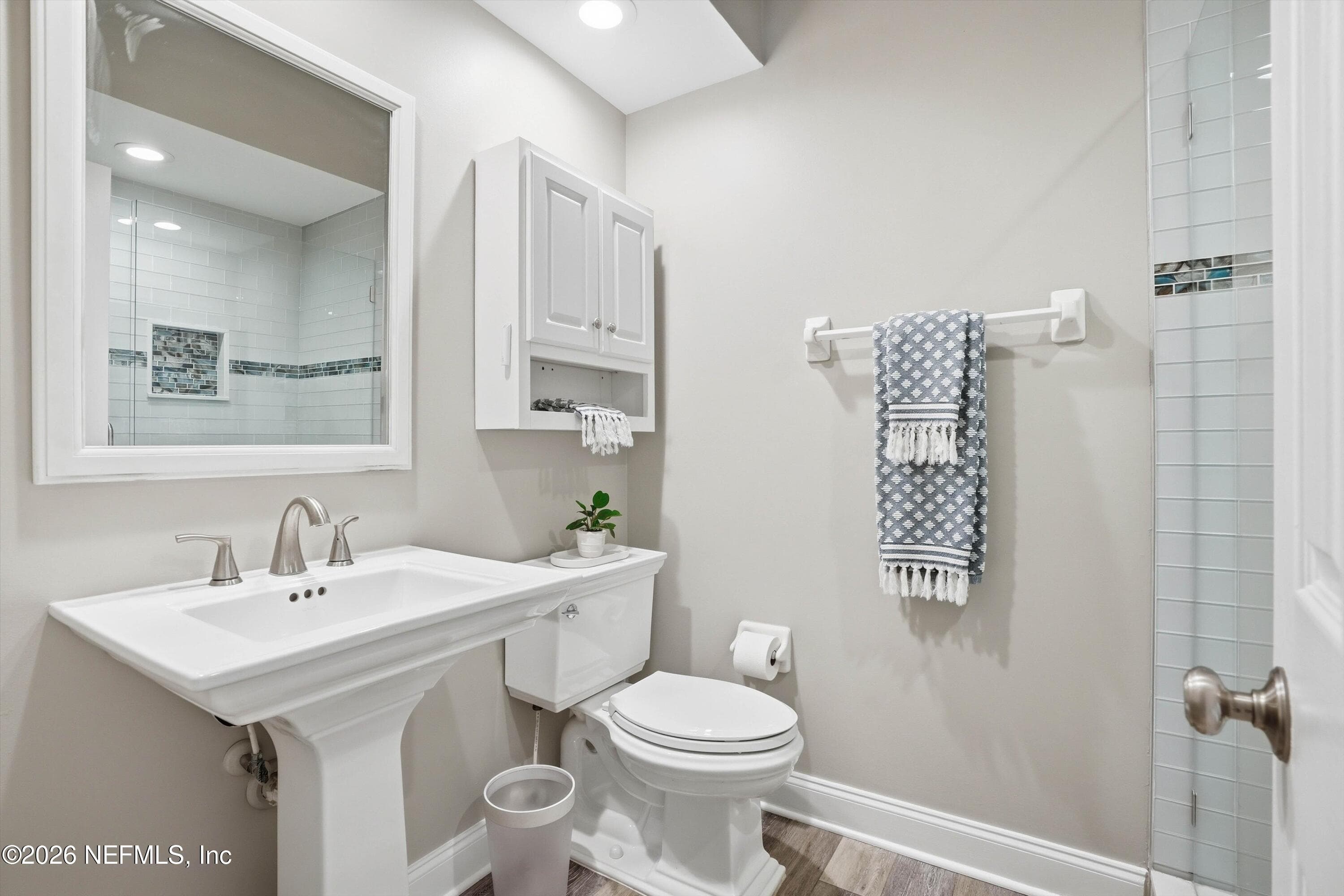 Totally updated bathroom, this bathroom is next to "mother-in-law" suite bedroom. — 1817 SPICEBERRY Circle E, Jacksonville, FL 32246