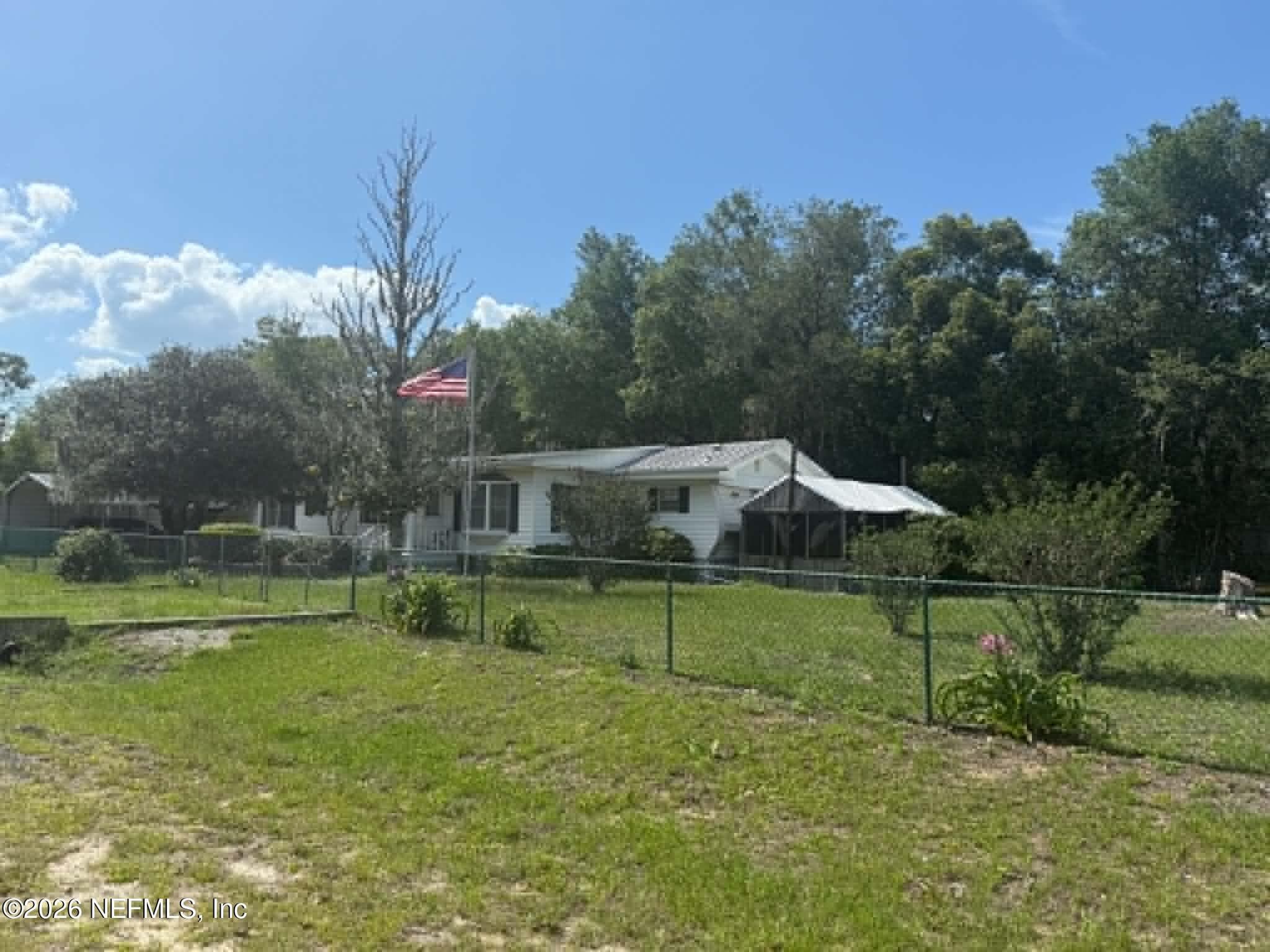Photo 3 of 412 64TH Street, Interlachen, FL 32148