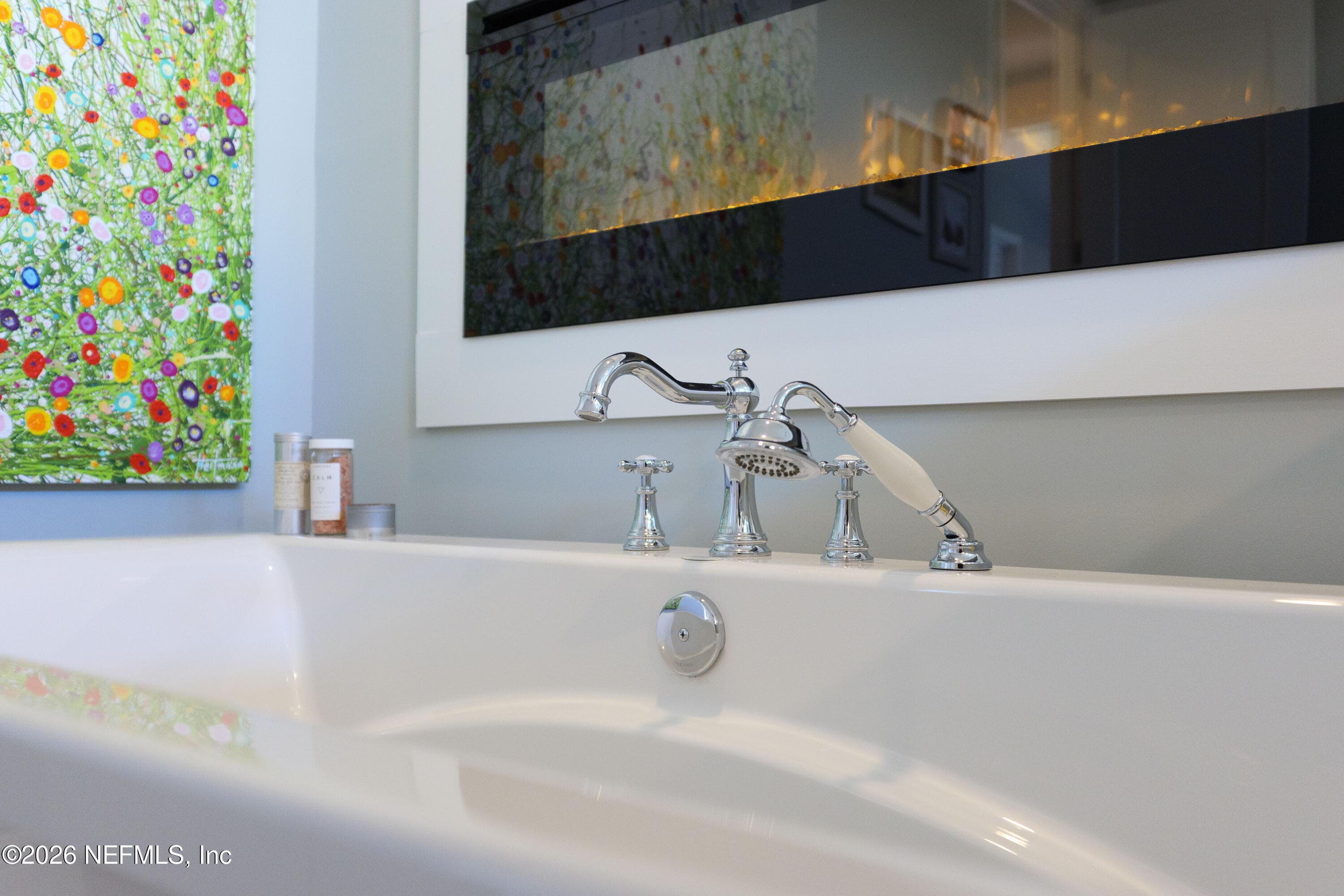 Stand alone tub and fireplace to relax at the end of the day — 703 RUM RUNNER Way, St. Johns, FL 32259