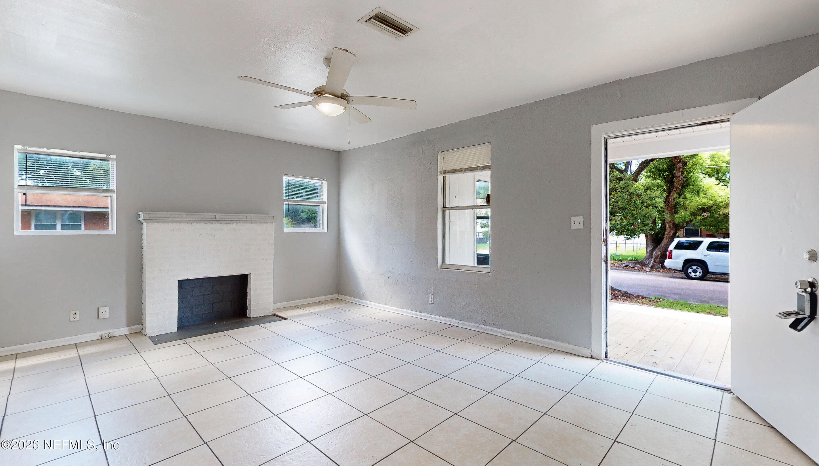 Photo 4 of 1603 W 14TH Street, Jacksonville, FL 32209