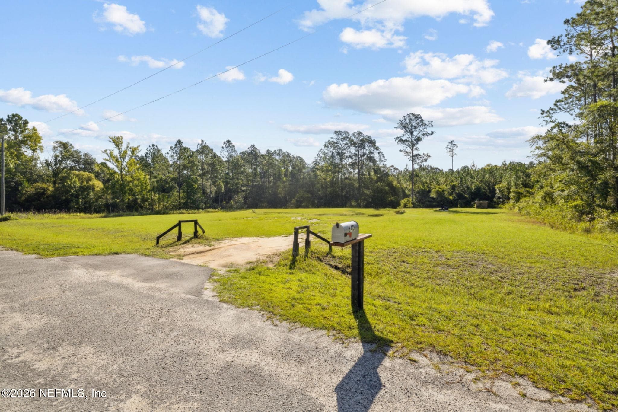 Photo 3 of 140 SHAGGY Lane, Palatka, FL 32177