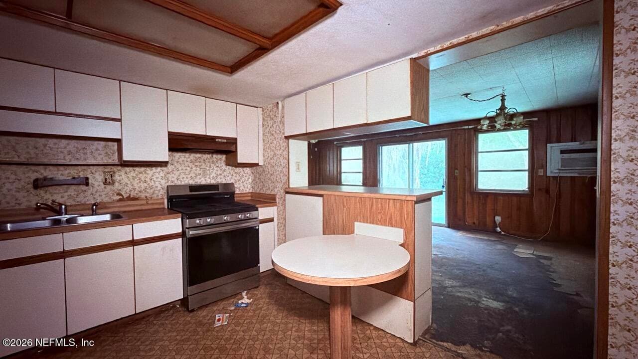 Photo 5 of 10384 PINEHURST Drive, Jacksonville, FL 32218