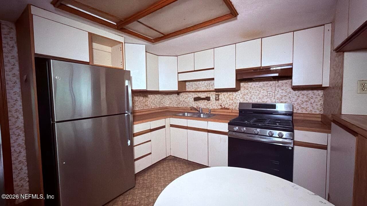 Photo 7 of 10384 PINEHURST Drive, Jacksonville, FL 32218